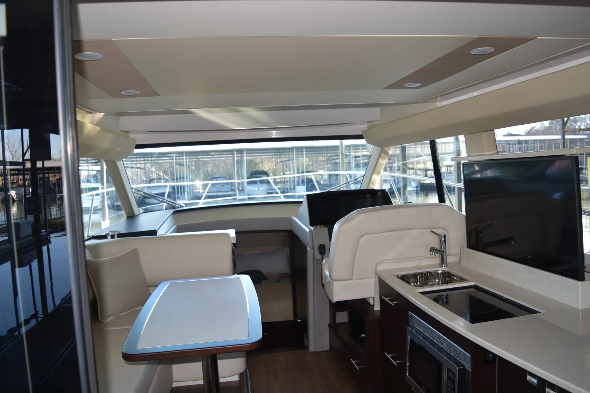2019 Regal 42 Grande Coupe Luxury Yacht