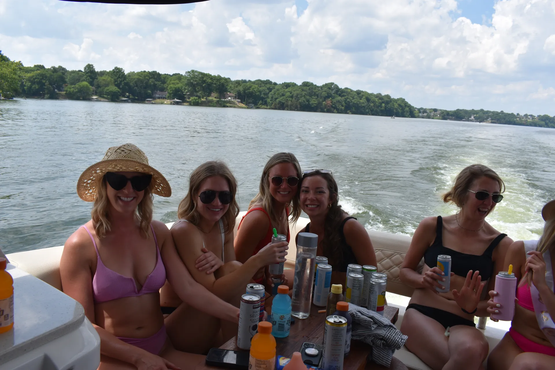 2019 Regal 42 Grande Coupe Luxury Yacht