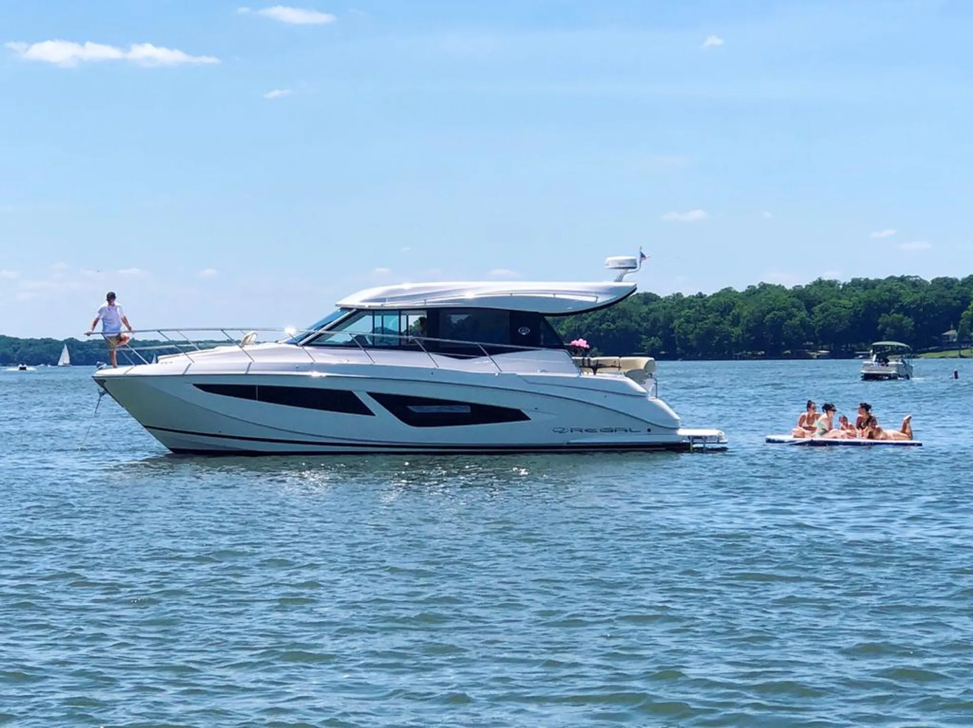 2019 Regal 42 Grande Coupe Luxury Yacht