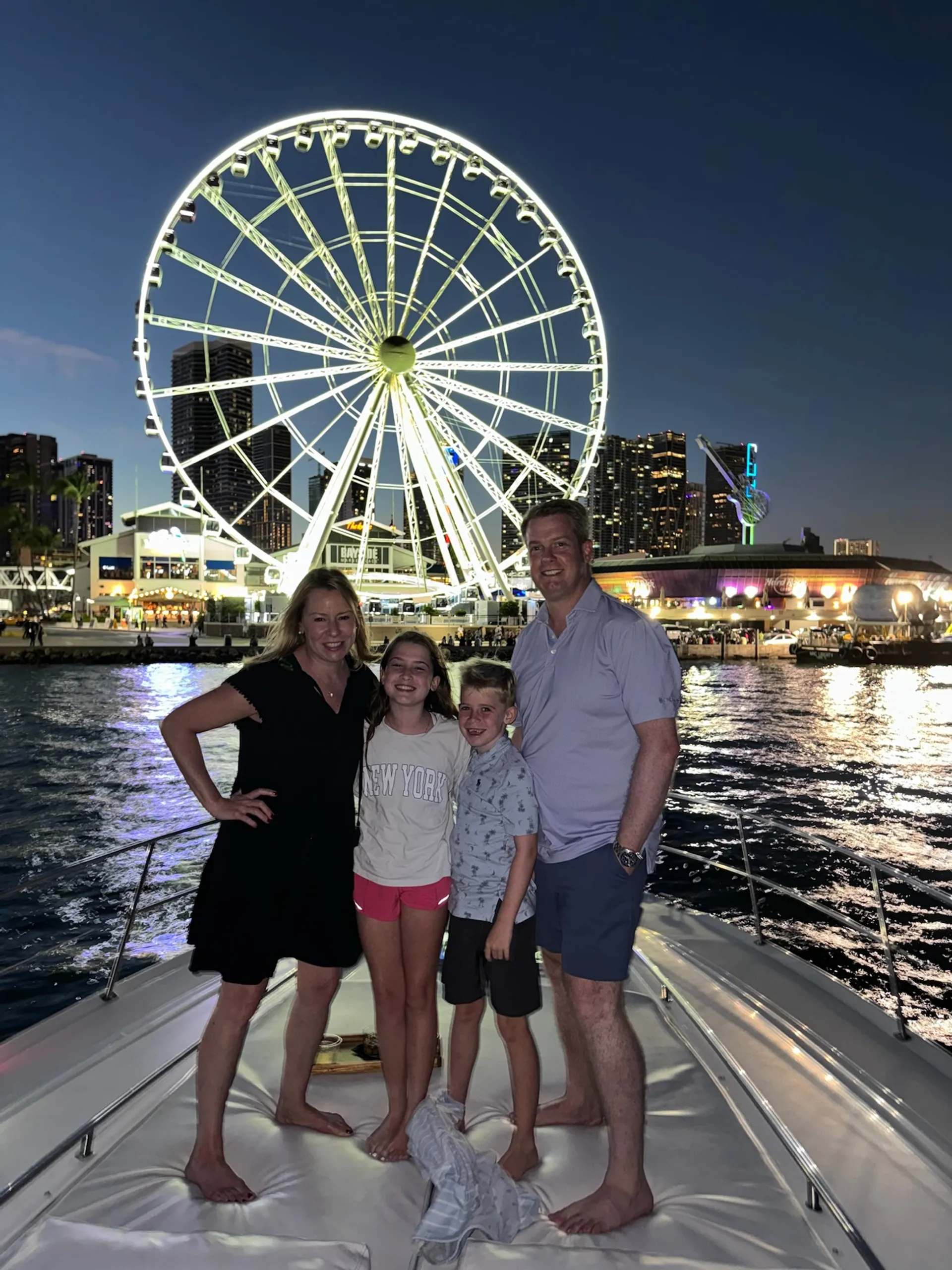 60' LUXURIOUS SEA RAY WITH 1 FREE HOUR MONDAY-THURSDAY