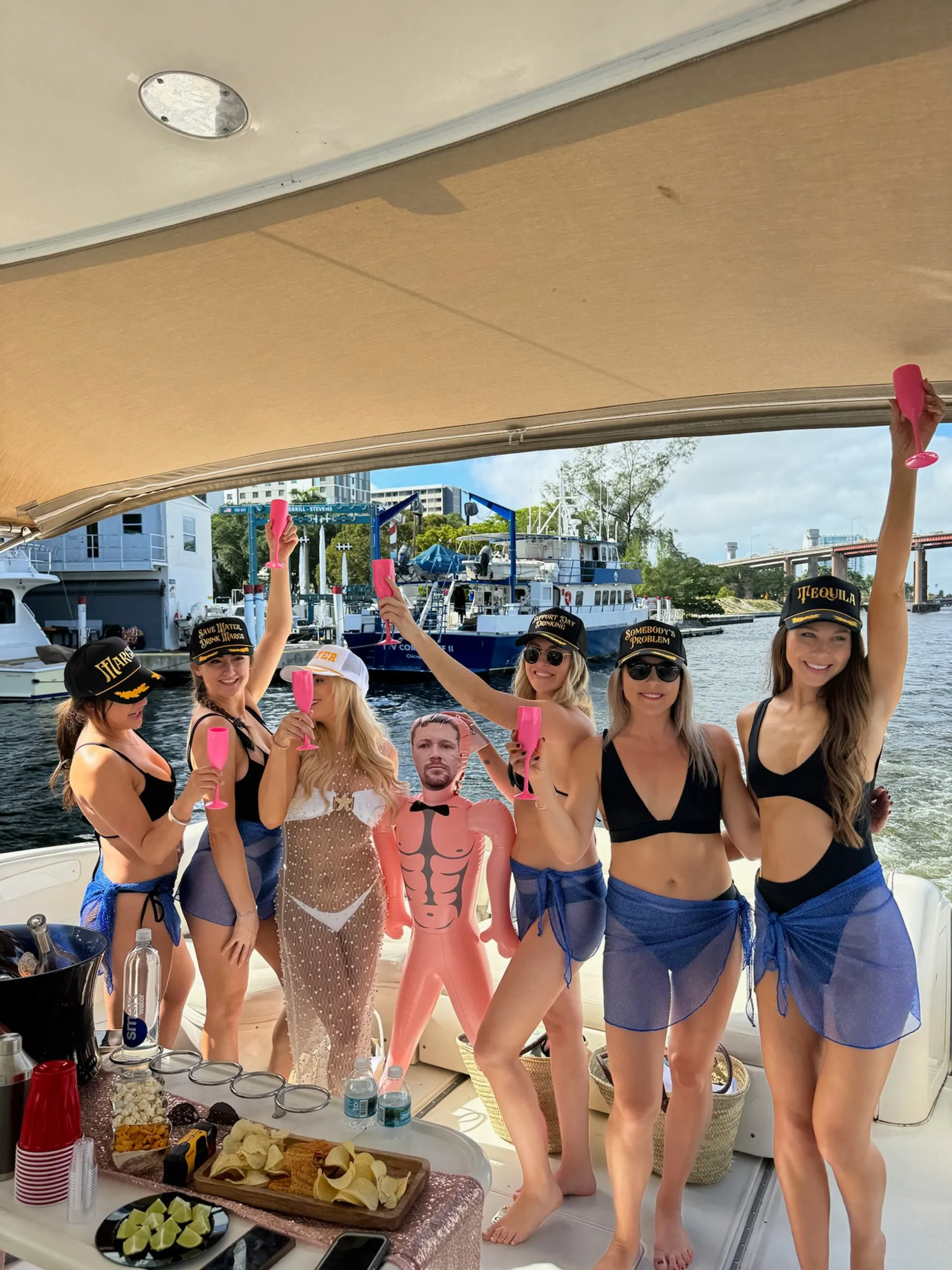 60' LUXURIOUS SEA RAY WITH 1 FREE HOUR MONDAY-THURSDAY