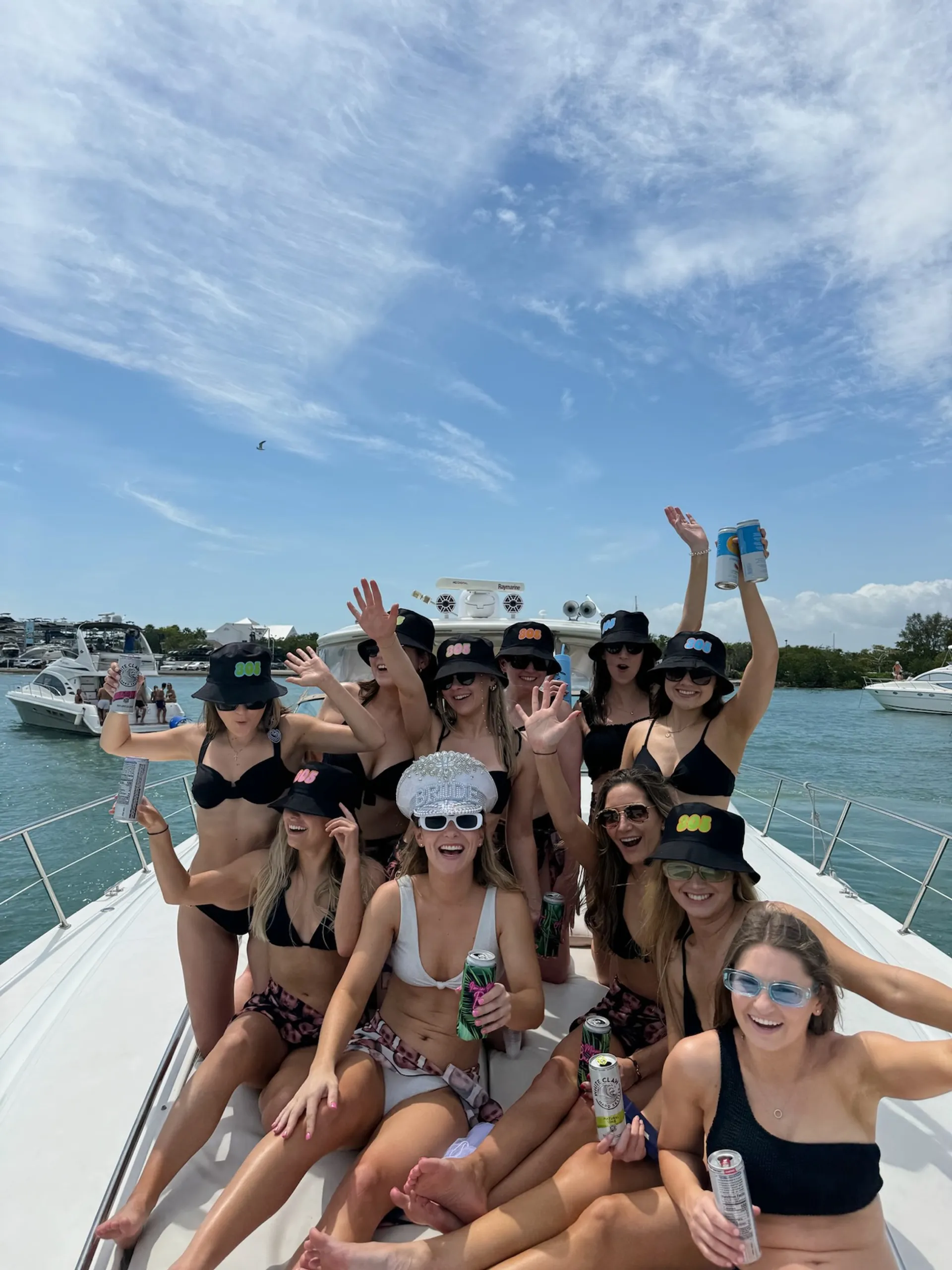 SEA RAY 45' PRIVATE YACHT! GET 1HR FREE Monday-Thursday!
