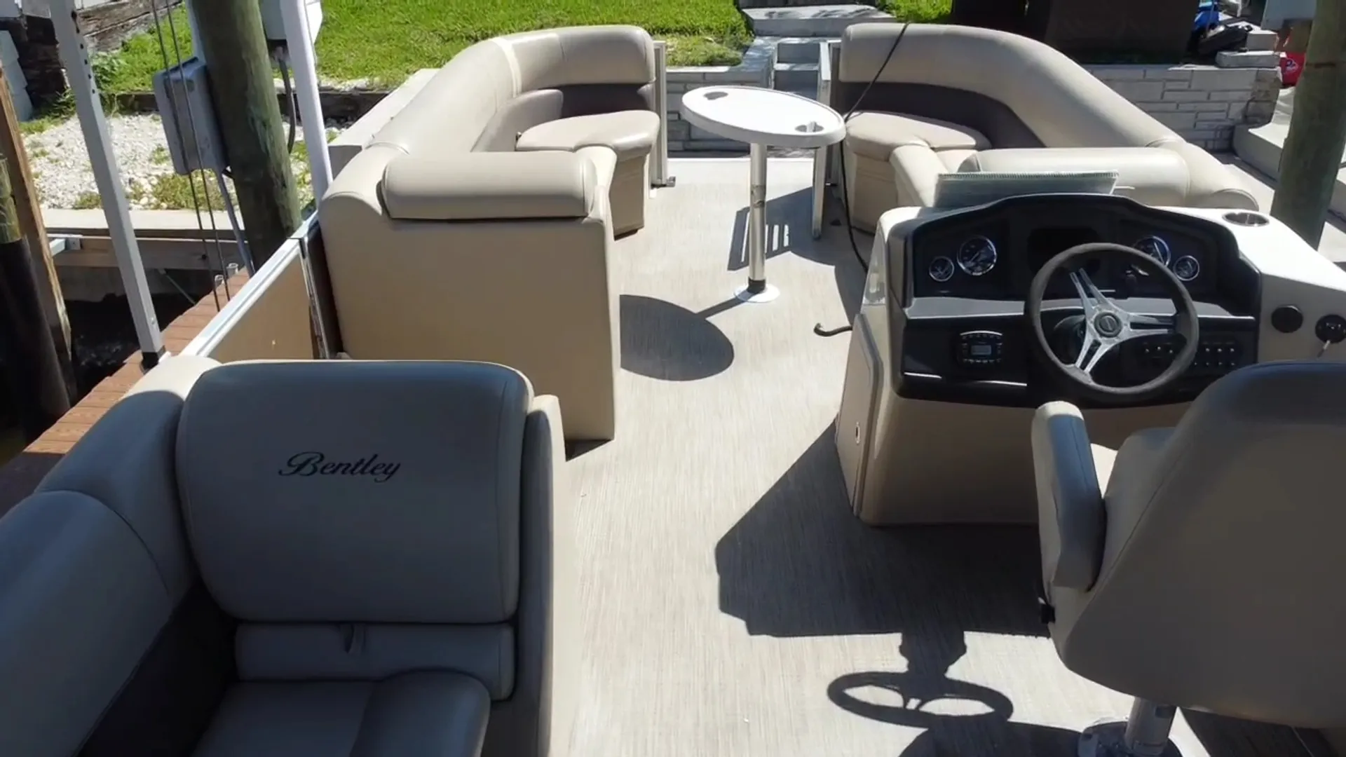 ENCORE BENTLEY BENTLEY ENCORE 240 CRUISE in Cape Coral, FL — photo 2