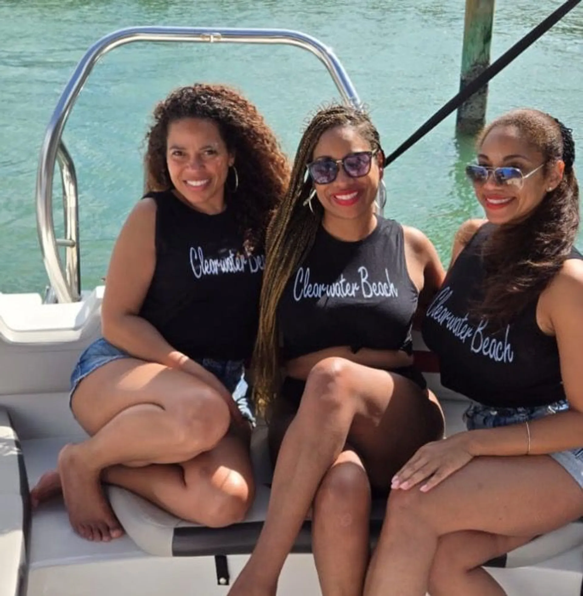 2022 Hurricane deck boat perfect  for the family.