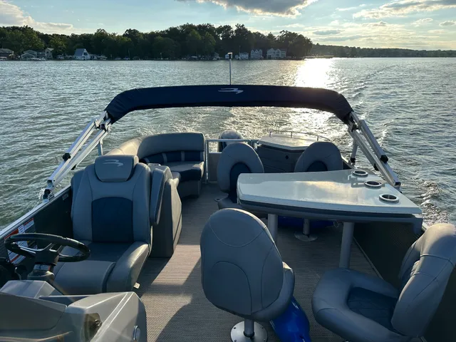 Rent a BENNINGTON MARINE pontoon in Angola, IN near me