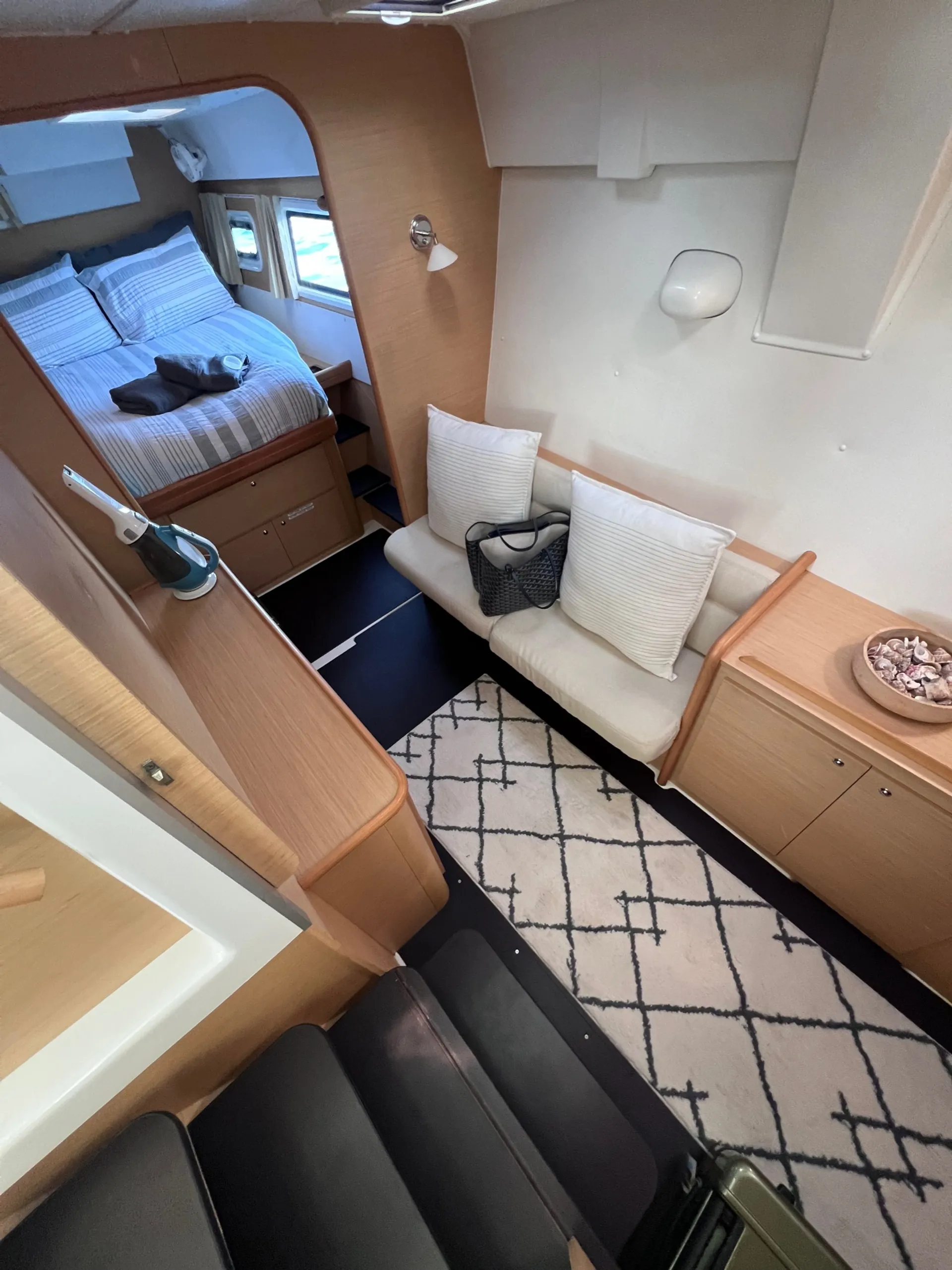 42' Luxurious Lagoon Catamaran!