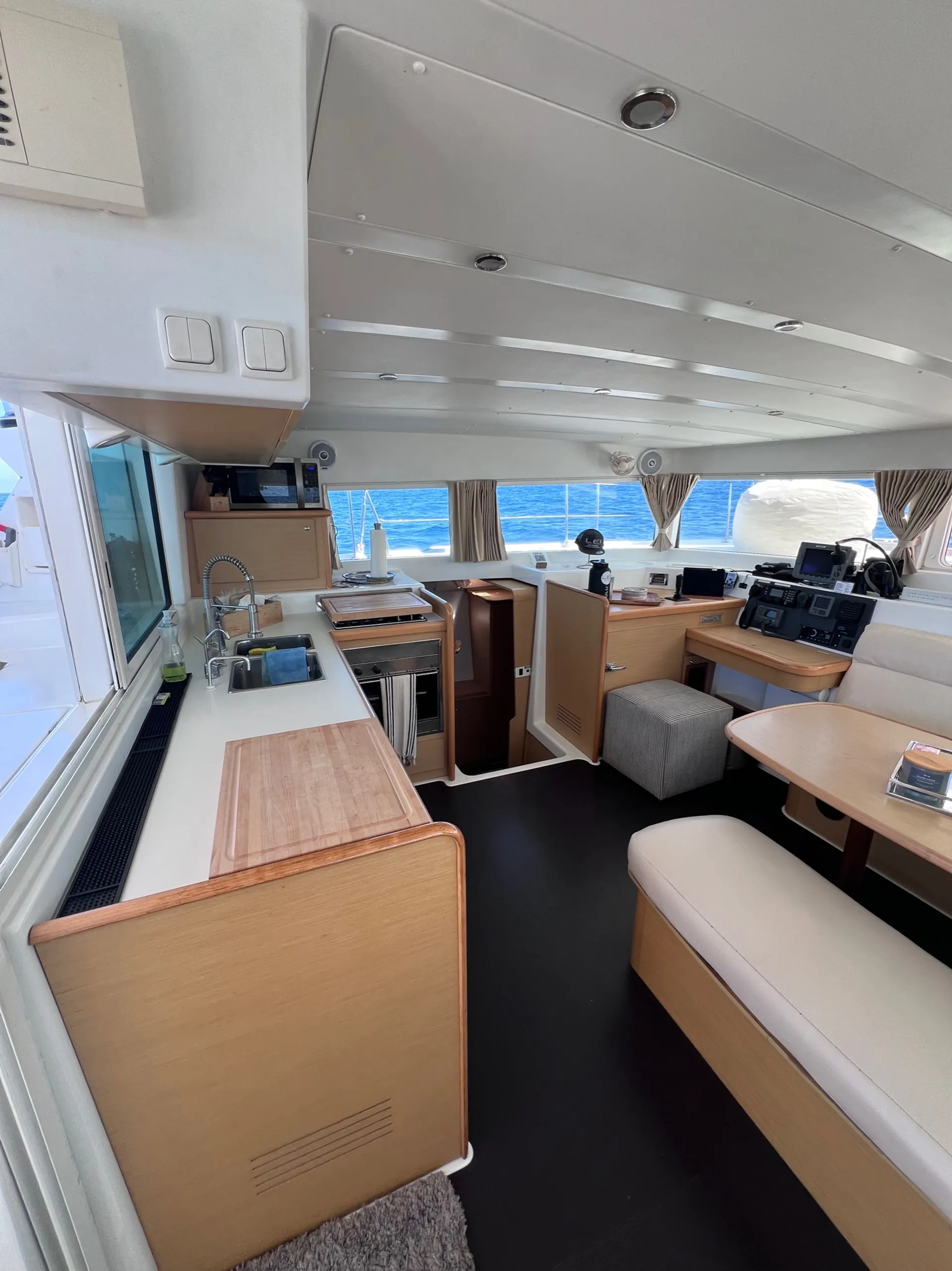 42' Luxurious Lagoon Catamaran!