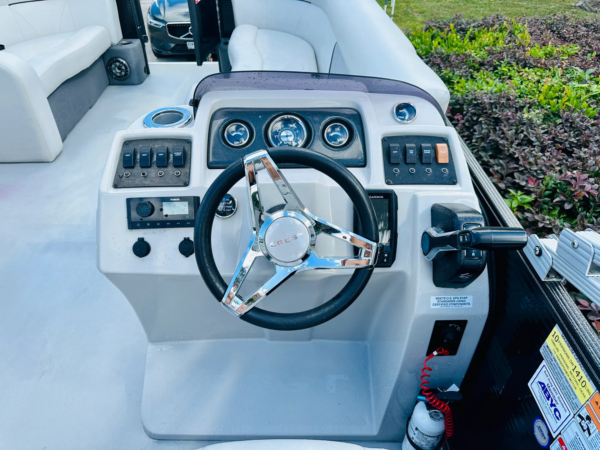 2022 Pontoon Boat ready to enjoy the Clermont Chain of Lakes!