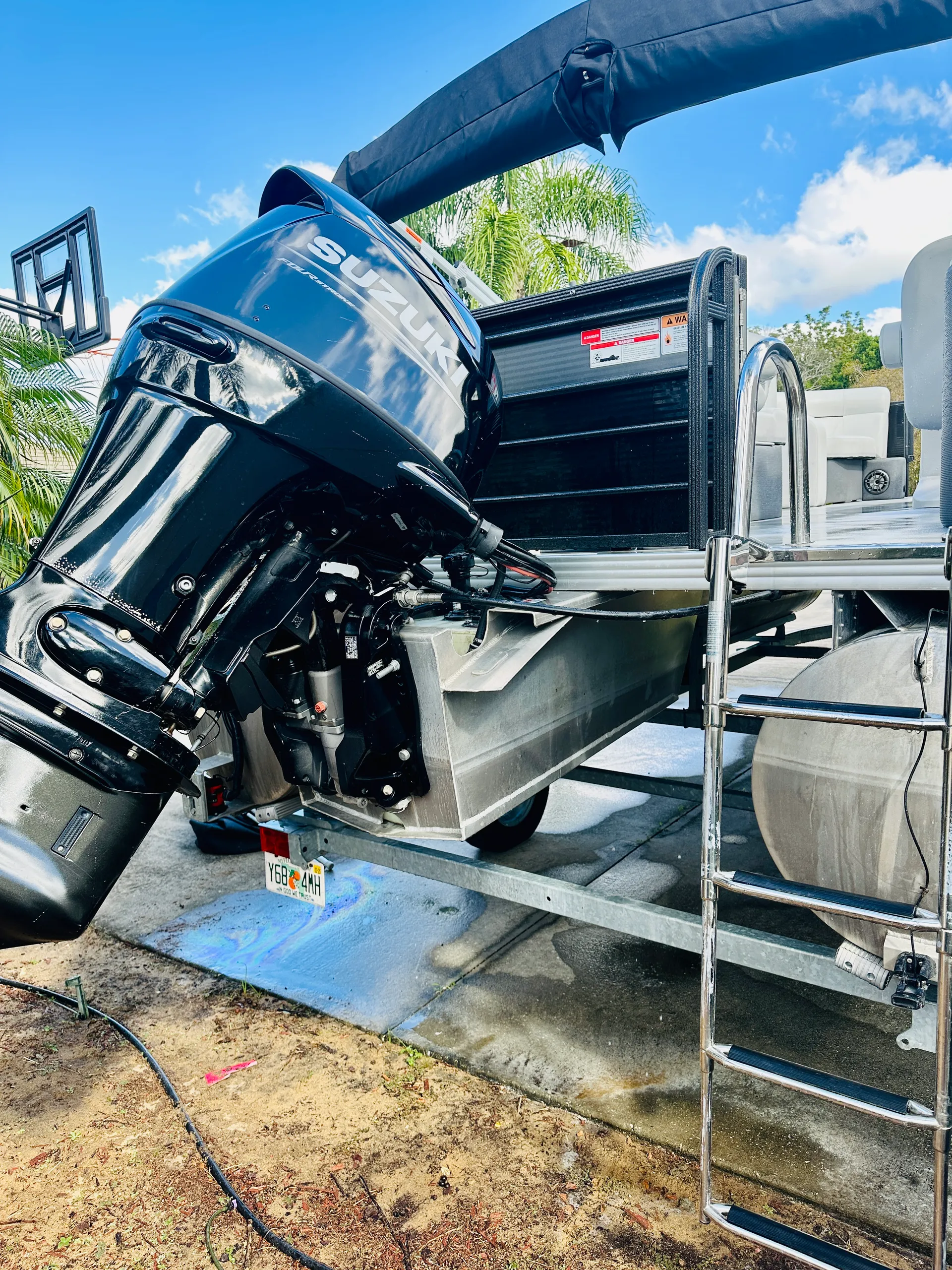 2022 Pontoon Boat ready to enjoy the Clermont Chain of Lakes!