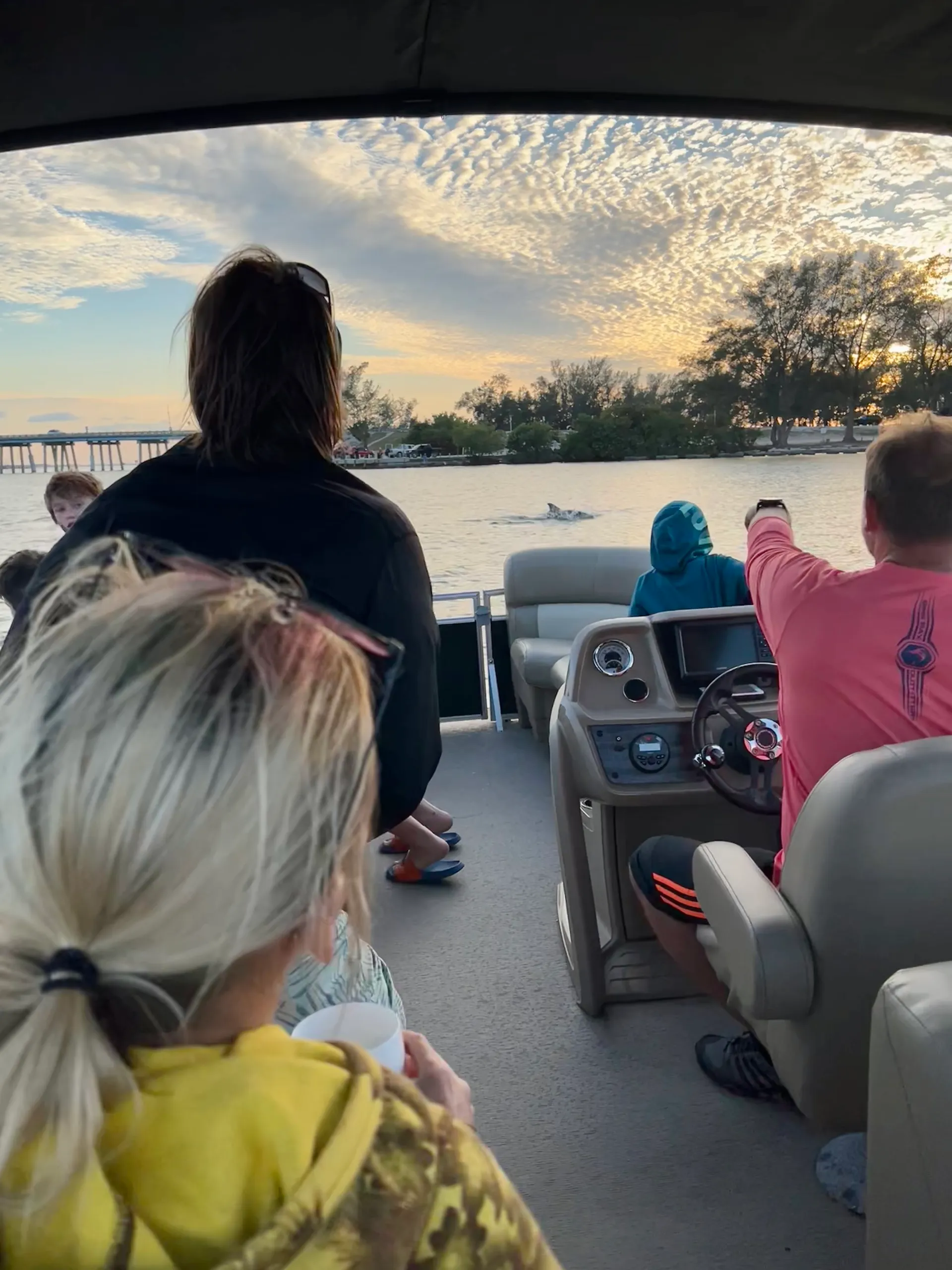 Super Comfy 22’ Pontoon In Bradenton / fuel Included!