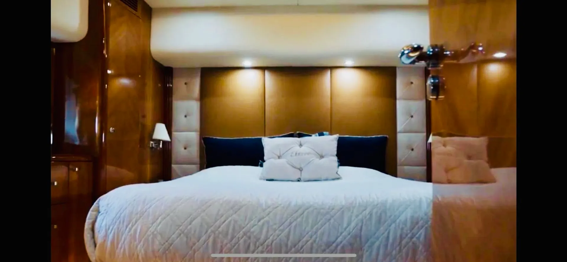 Azimut 85' Flybridge in Miami, FL — photo 7