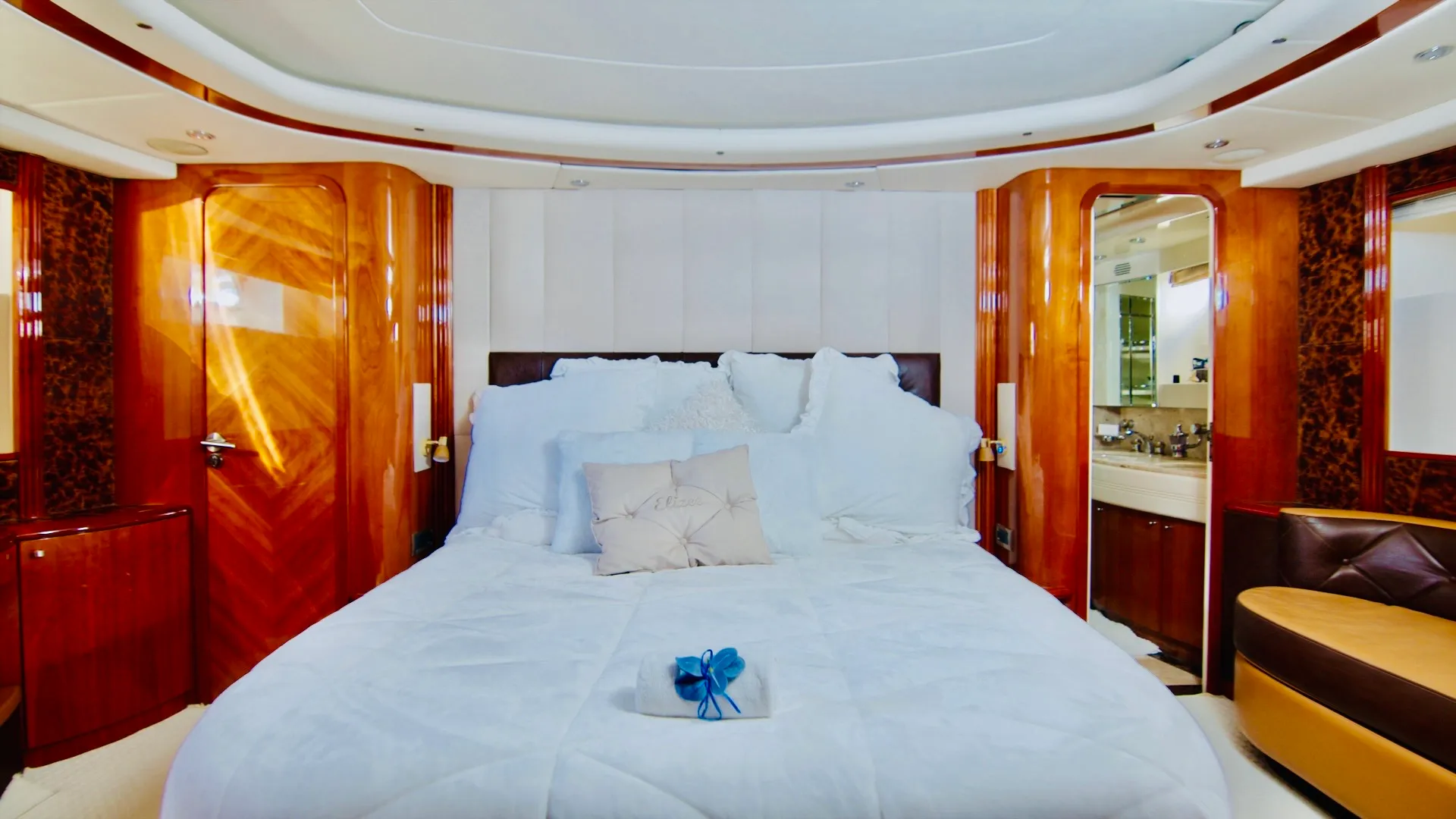 Azimut 85' Flybridge in Miami, FL — photo 8