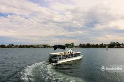 Cozy Bentley Pontoon For Crab Island! Ask For Free Floaties!