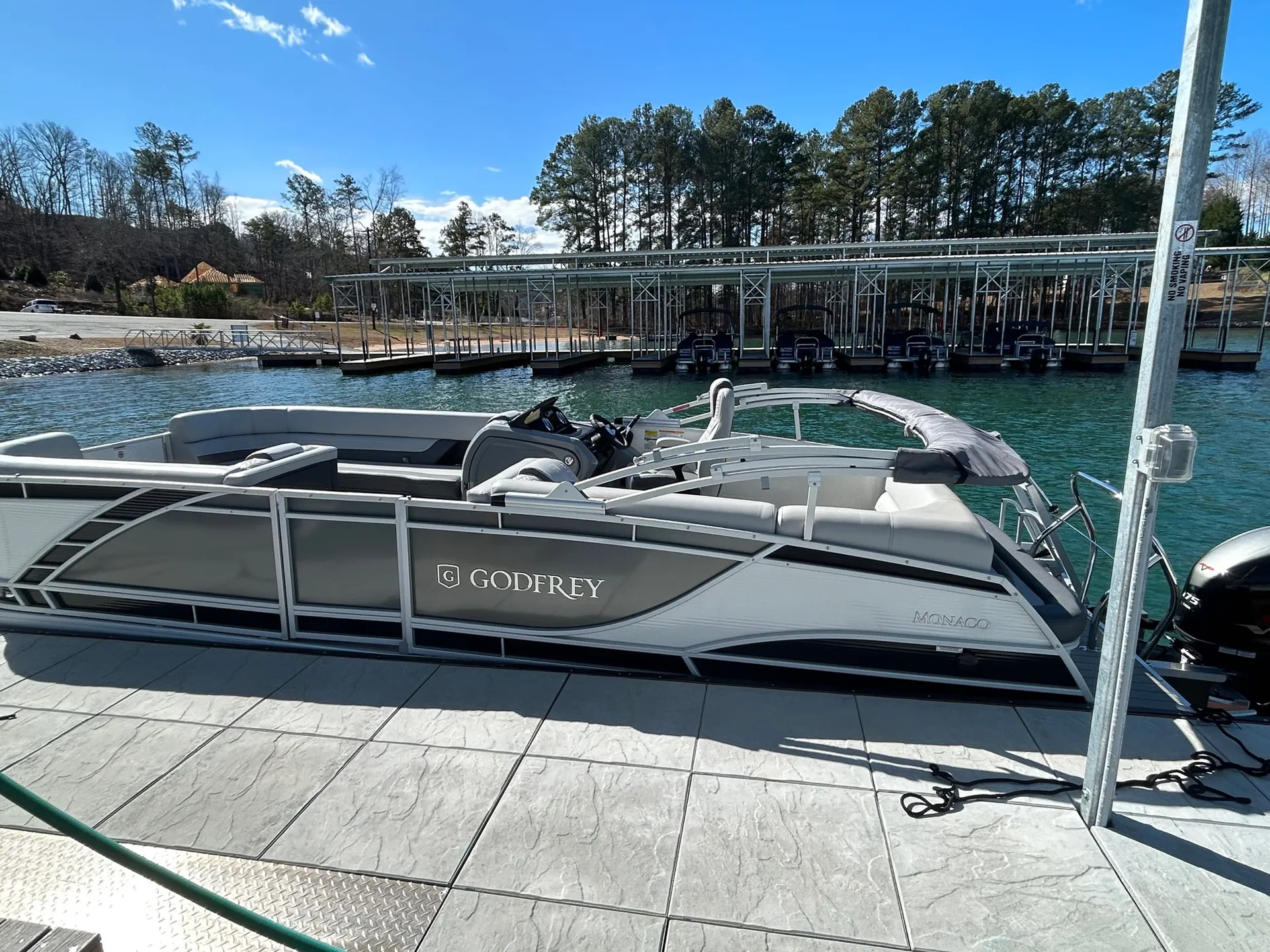 Godfrey Marine 235C in Six Mile, SC — photo 4