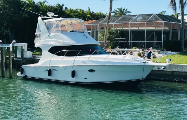 Rent a Silverton Marine flybridge in Longboat Key, FL near me