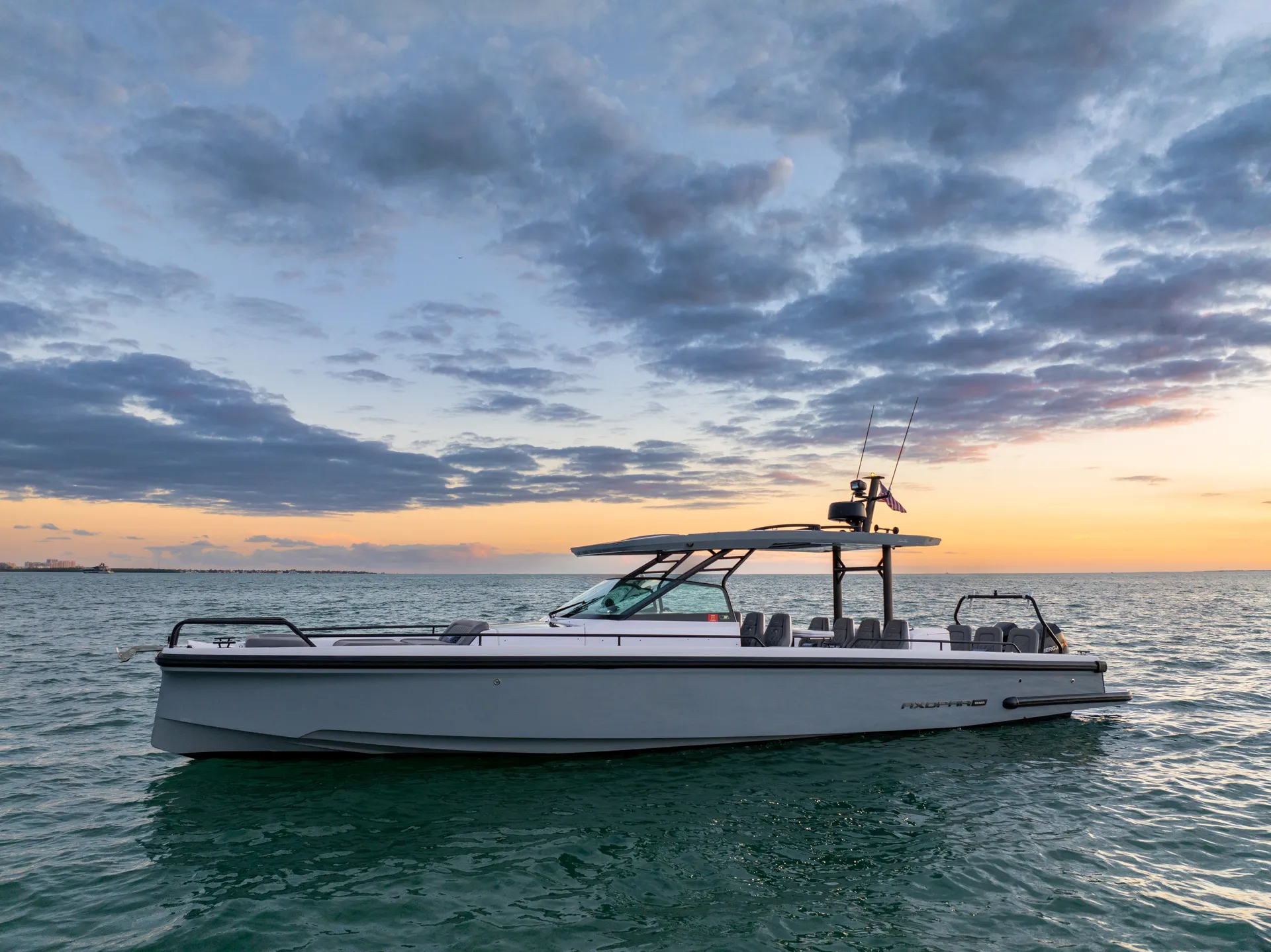 AXOPAR 37 Brabus – The Perfect Luxury Day Boat for Miami