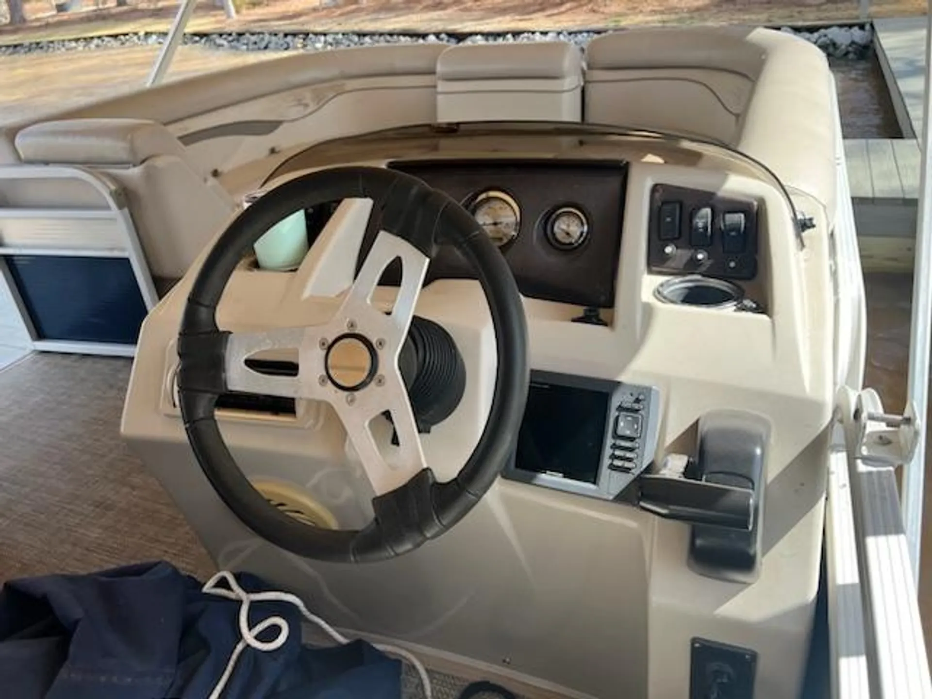 2015 Bennington 21' SLX Tritoon