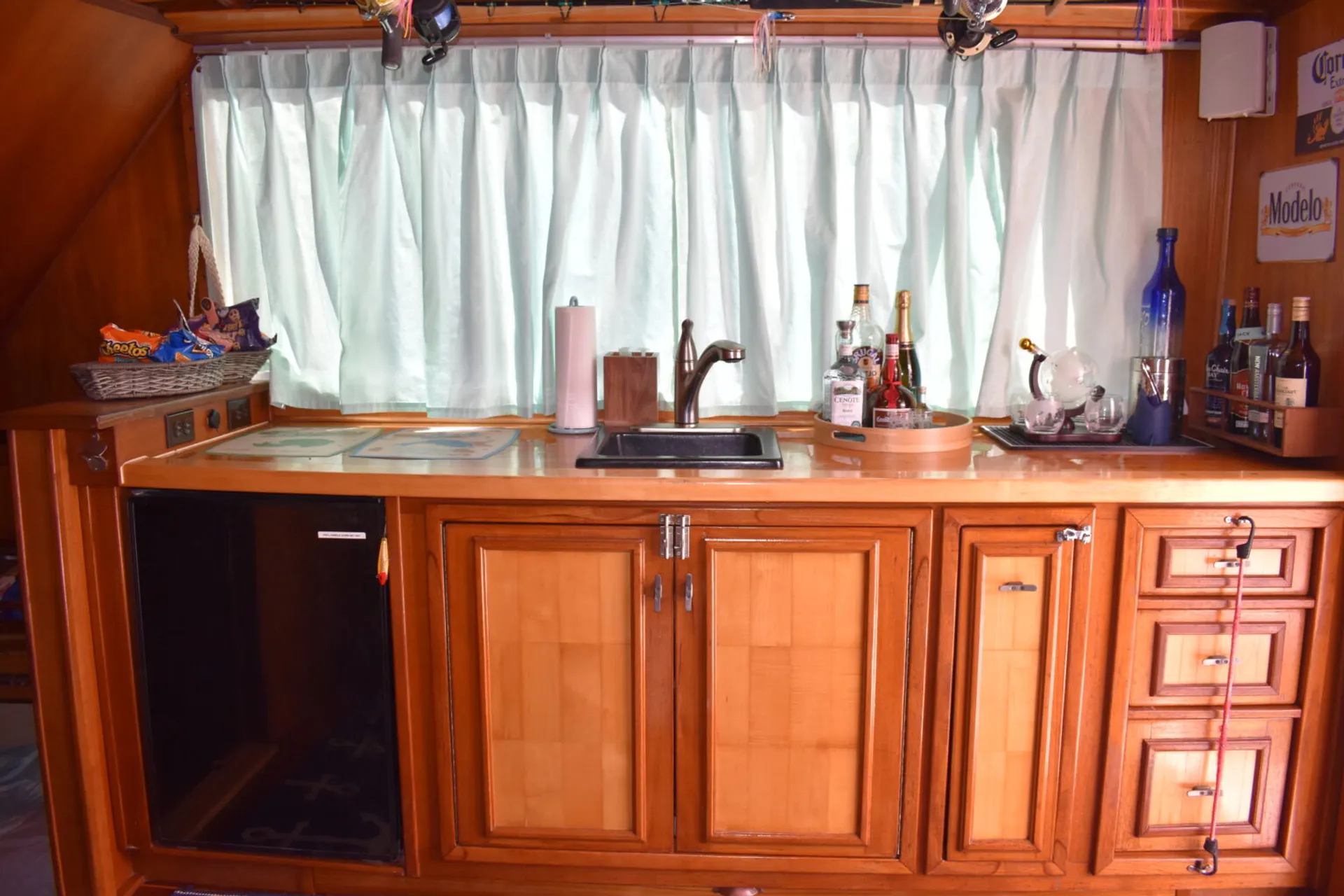 Hatteras 34 - #1 Family-Friendly Fishing Charters