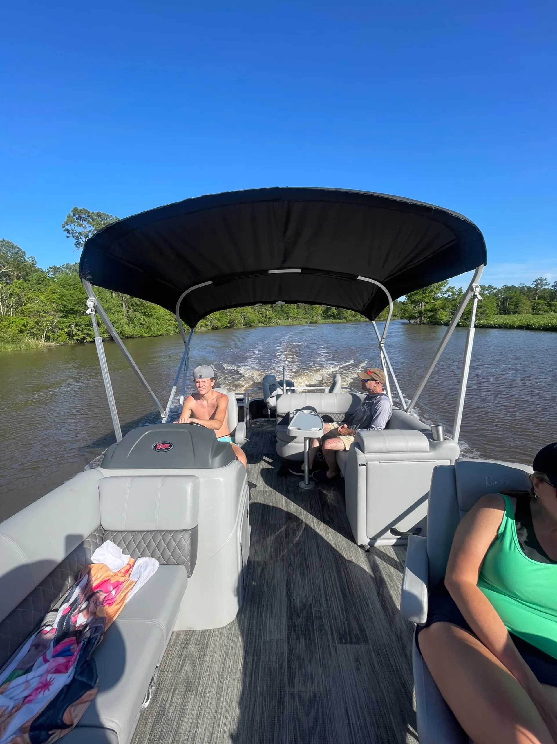 RANGER BOATS (AR) 220FC in Orange, TX — photo 9
