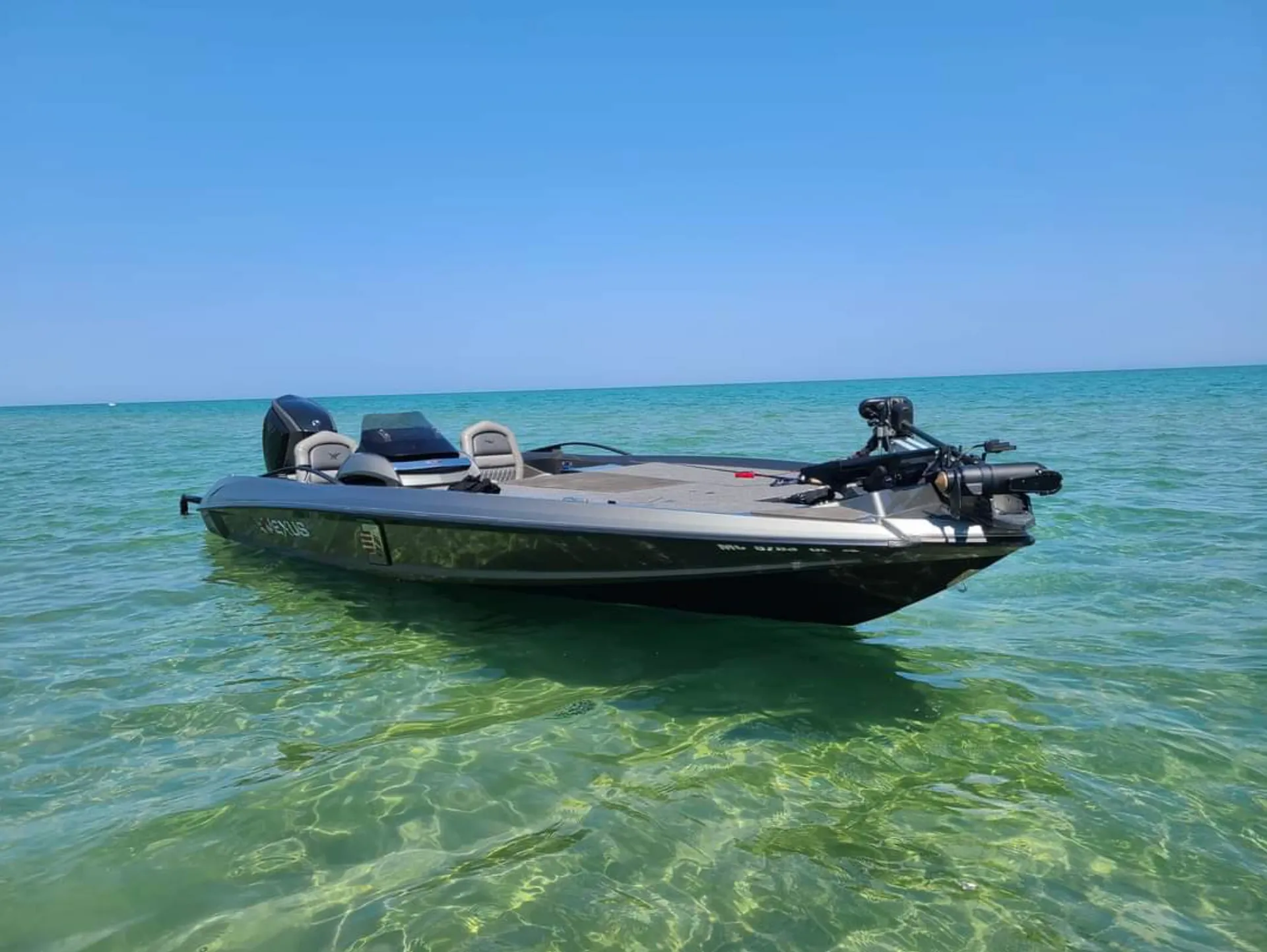 Vexus VX21Bass Boat (Tournament Ready)