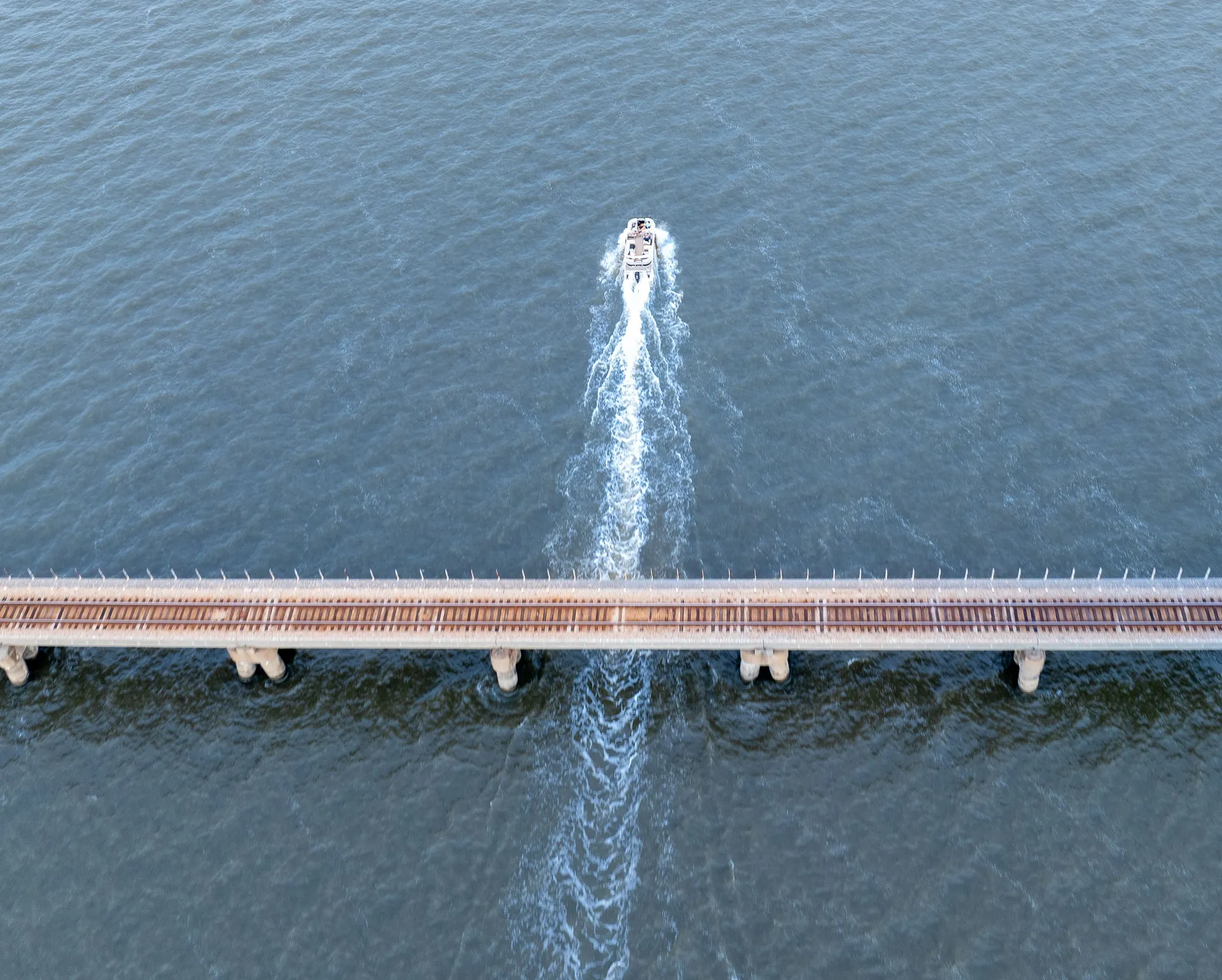 SUN TRACKER PARTY BARGE 22 DLX in Bay St. Louis, MS — photo 2