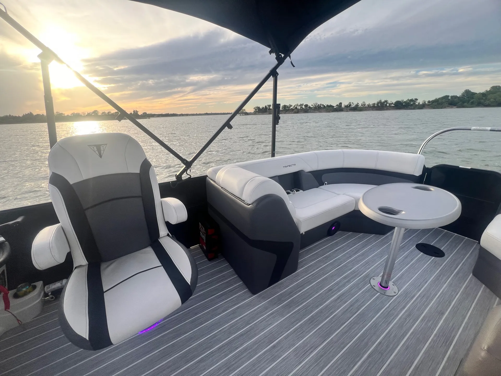 Experience an Epic Lake Journey with Envy Rentals