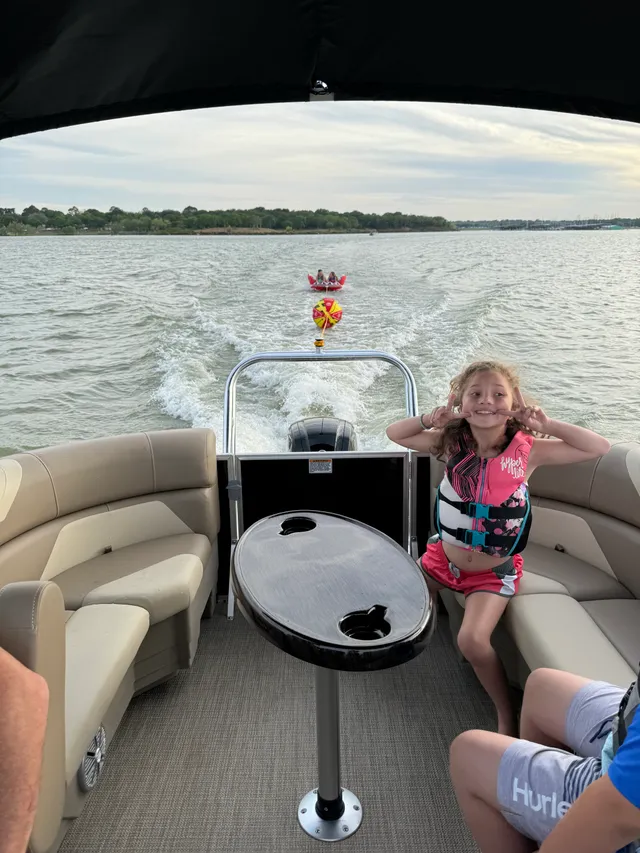 Rent a SUNCHASER pontoon in Flower Mound, TX near me