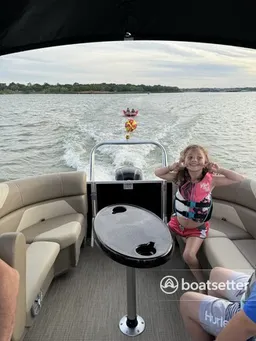 Fun In The Sun Tritoon/Pontoon