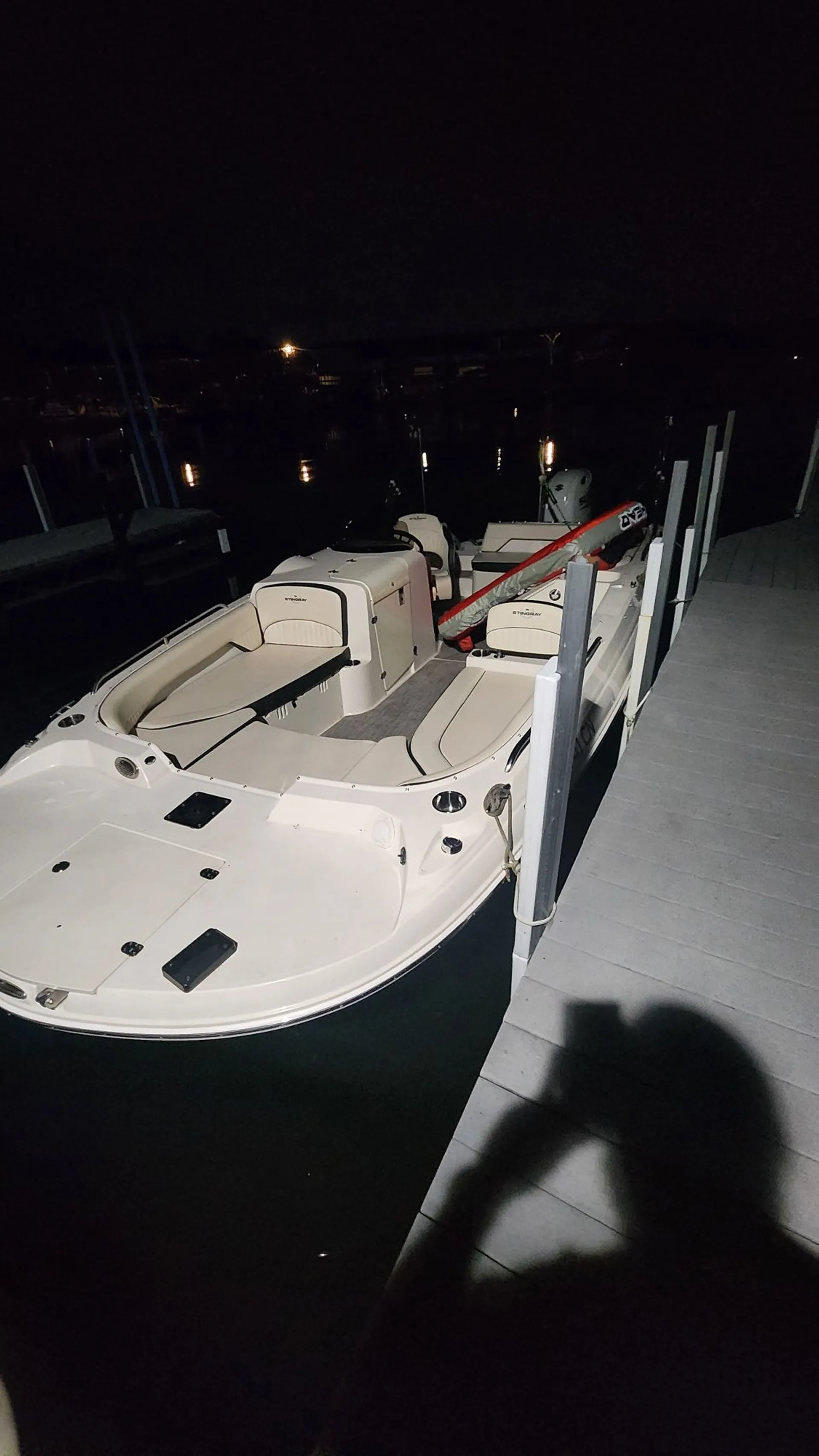 Stingray Ski/Fishing 12person Deckboat for Lake Lanier