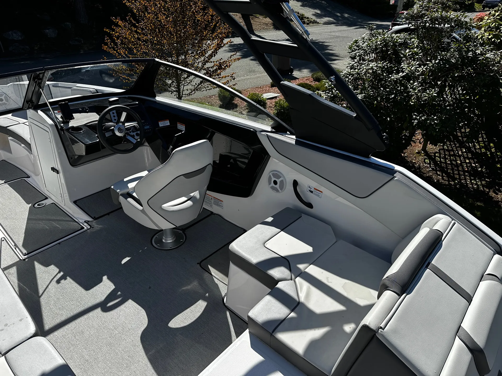 Lake Washington Explorer: Waterfront Mansions, City Views & Sunsets