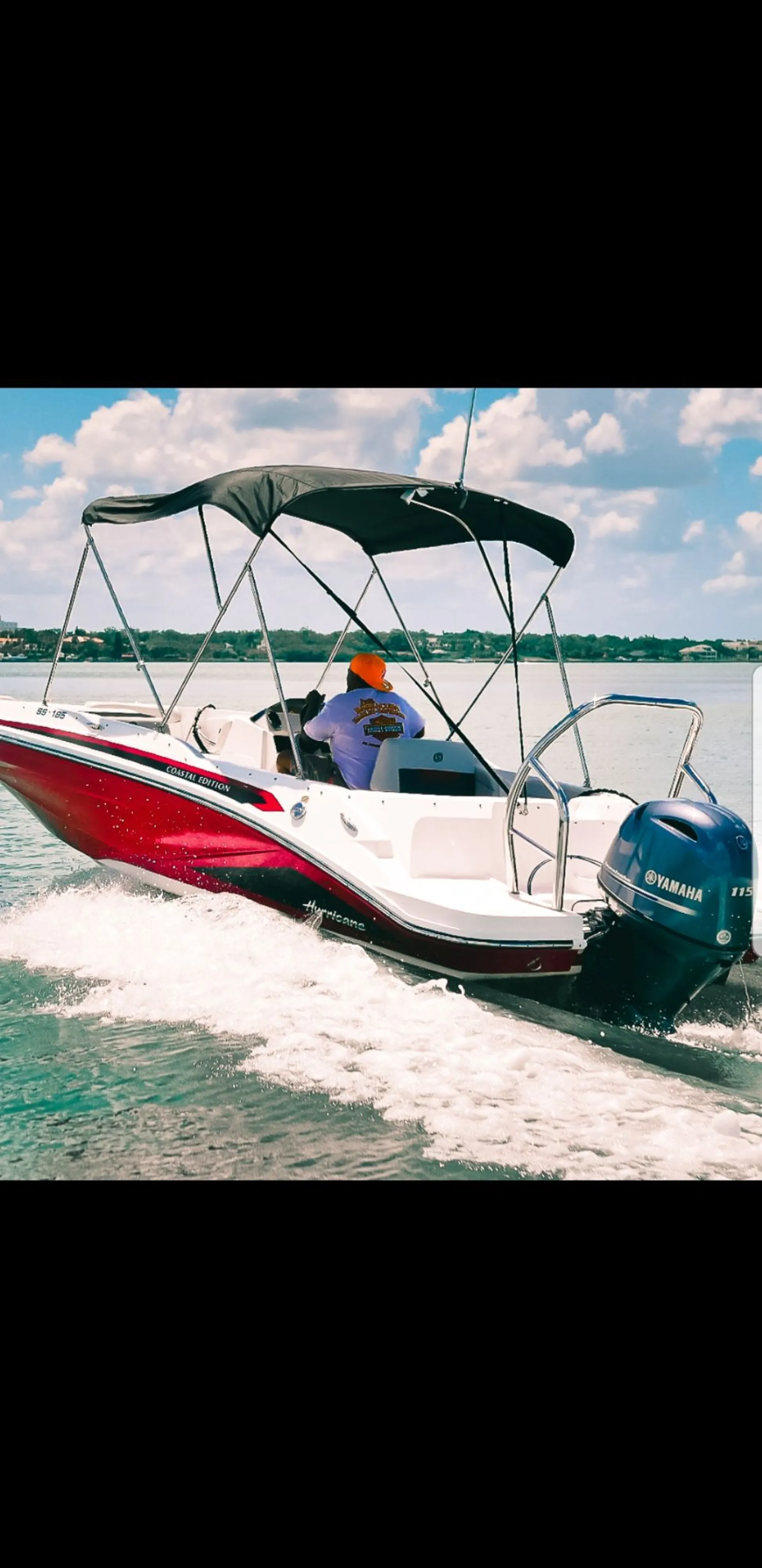 2022 Hurricane deck boat perfect  for the family.