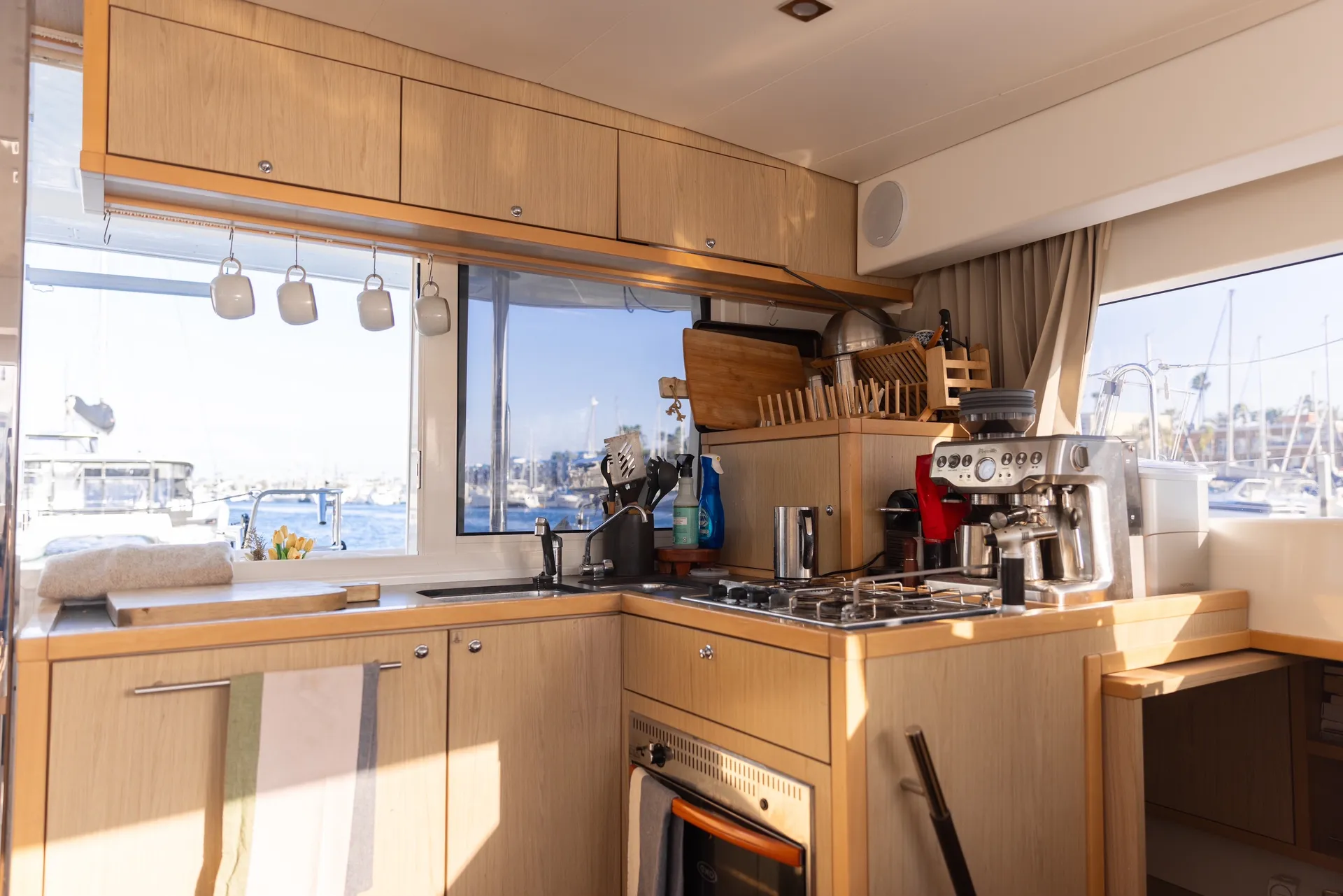 Lagoon  390 in Marina del Rey, CA — photo 5