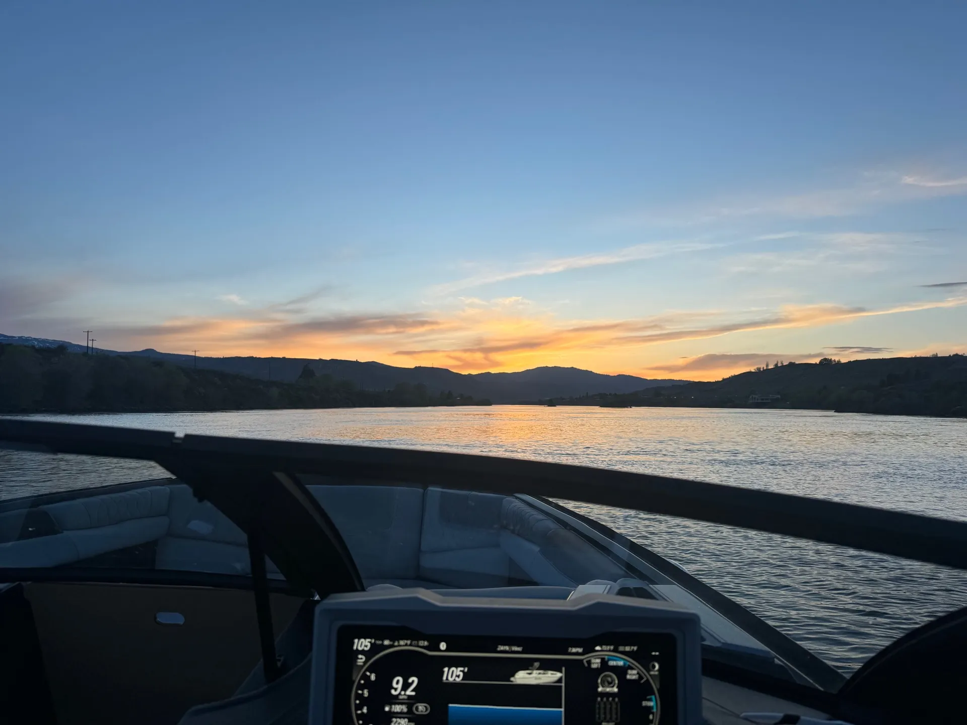 Best surf wave and rental experience in Chelan (check my reviews!)