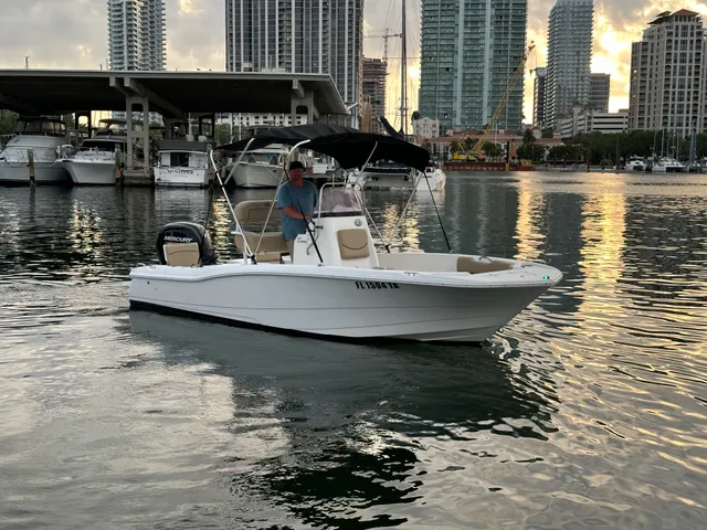 Rent a NAUTICSTAR BOATS center console in St. Petersburg, FL near me