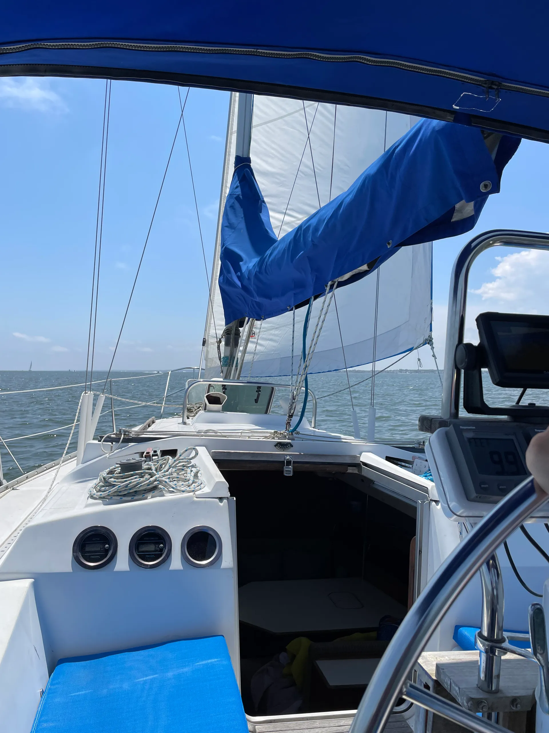 Hunter 31 in Highlands, NJ — photo 4