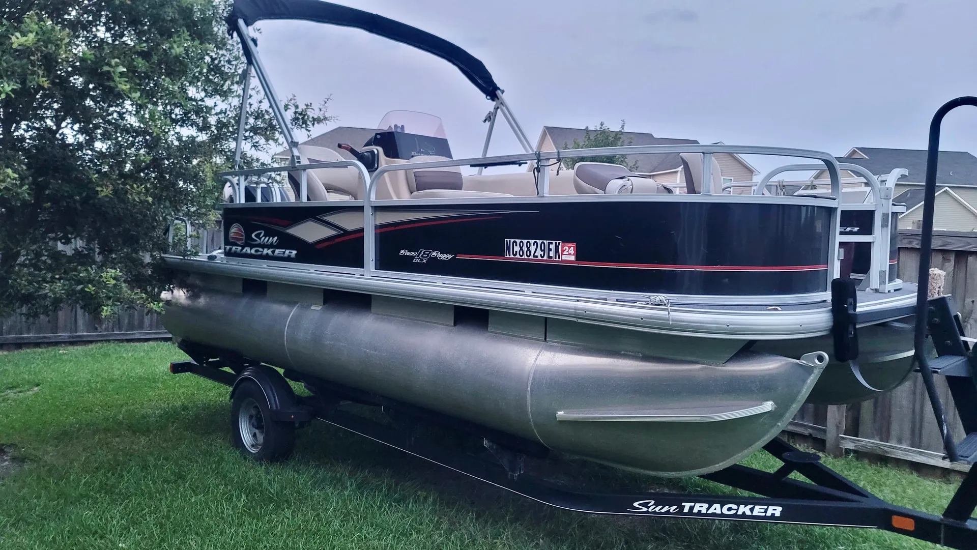 5 ⭐️ owner! Fish, Swim, Cruise, Relax on our Pontoon! 