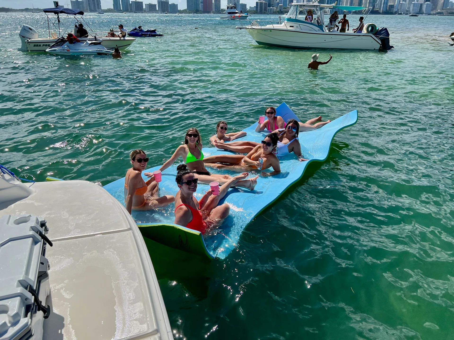 5 ⭐️ 50“ Luxury Miami Yacht, Sunset & Party Mon to Thu One free Hr 