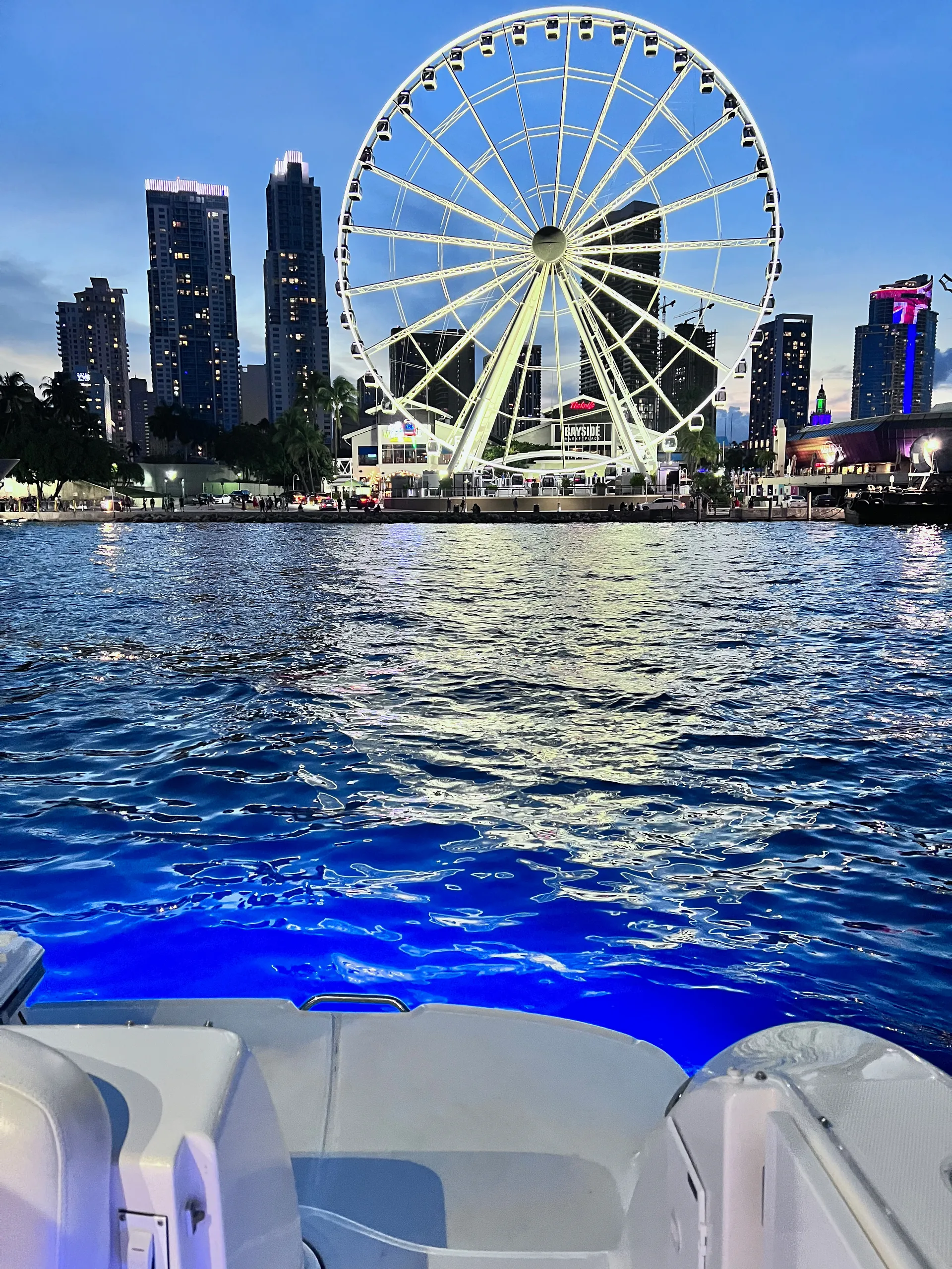 5 ⭐️ 50“ Luxury Miami Yacht, Sunset & Party Mon to Thu One free Hr 