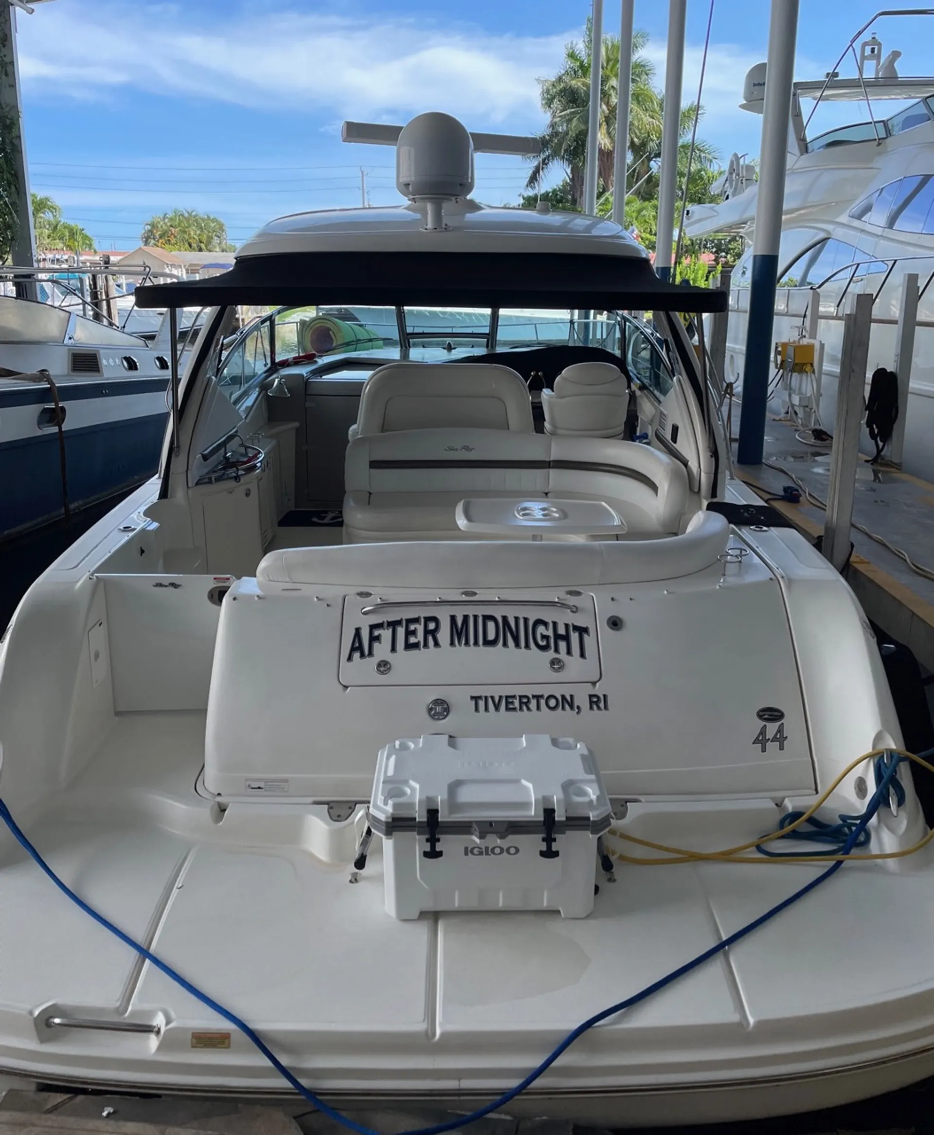 Sea Ray Boats 44 Sundancer in Miami, FL — photo 9