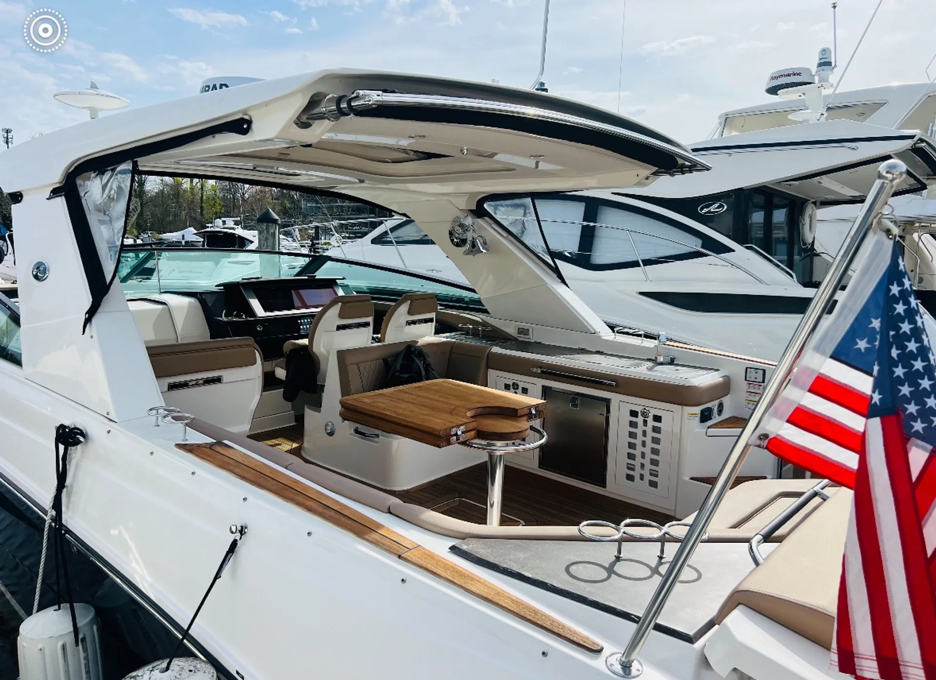 Want to entertain?... Welcome aboard "The Entertainer"! 40' Sea Ray