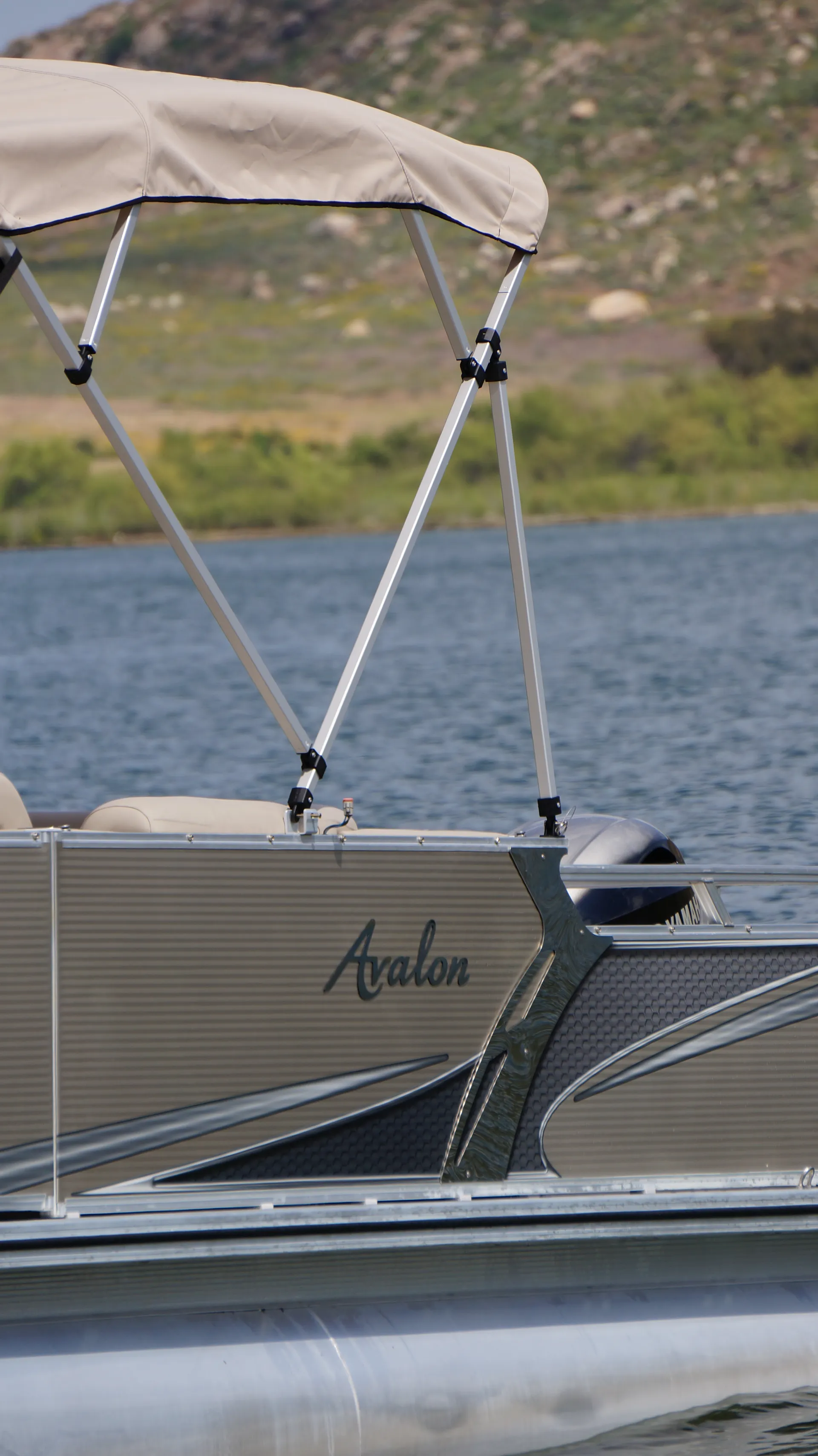 2021 AVALON 2285 FISHER