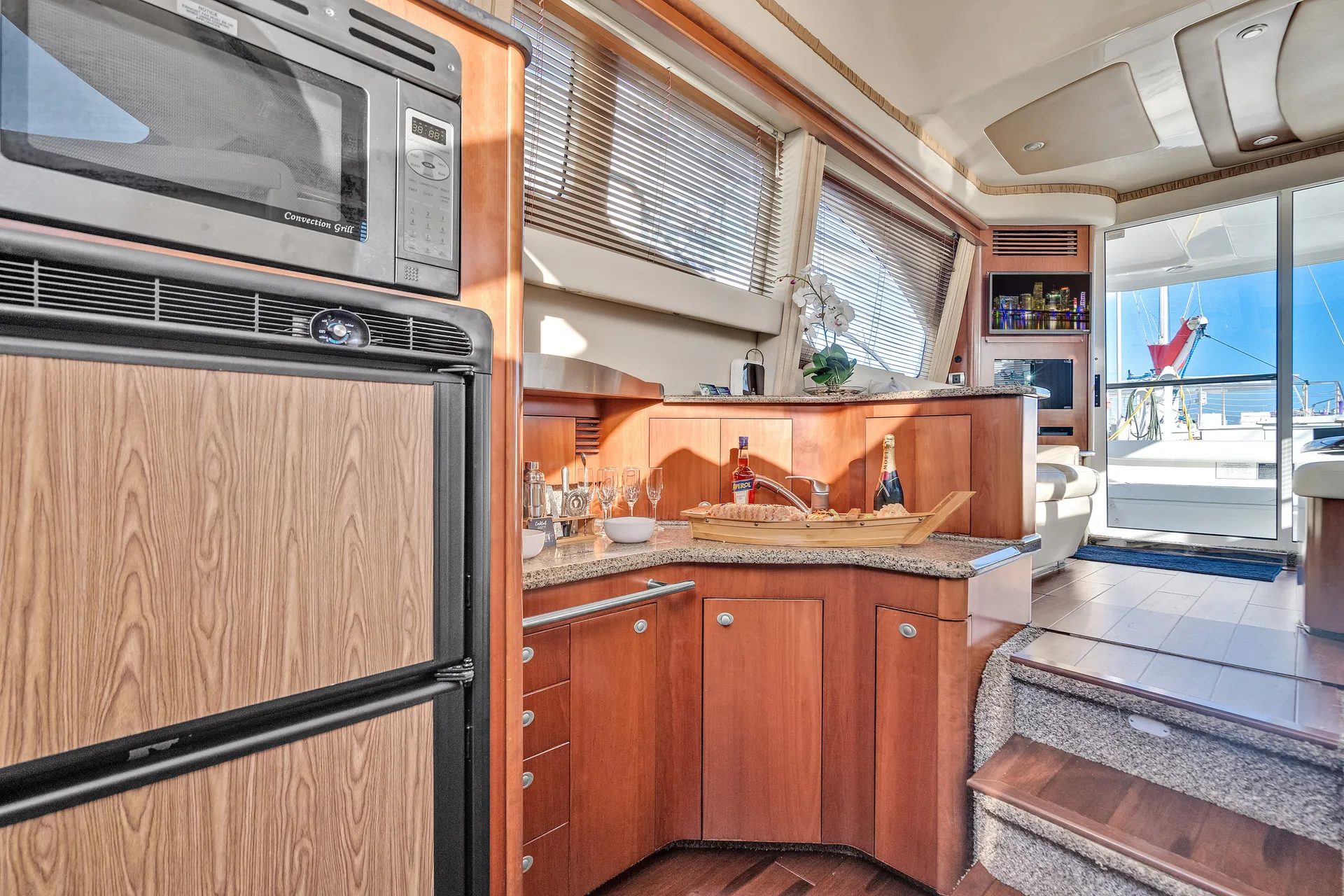 46' Flybridge Great for Birthdays • 13 Guests