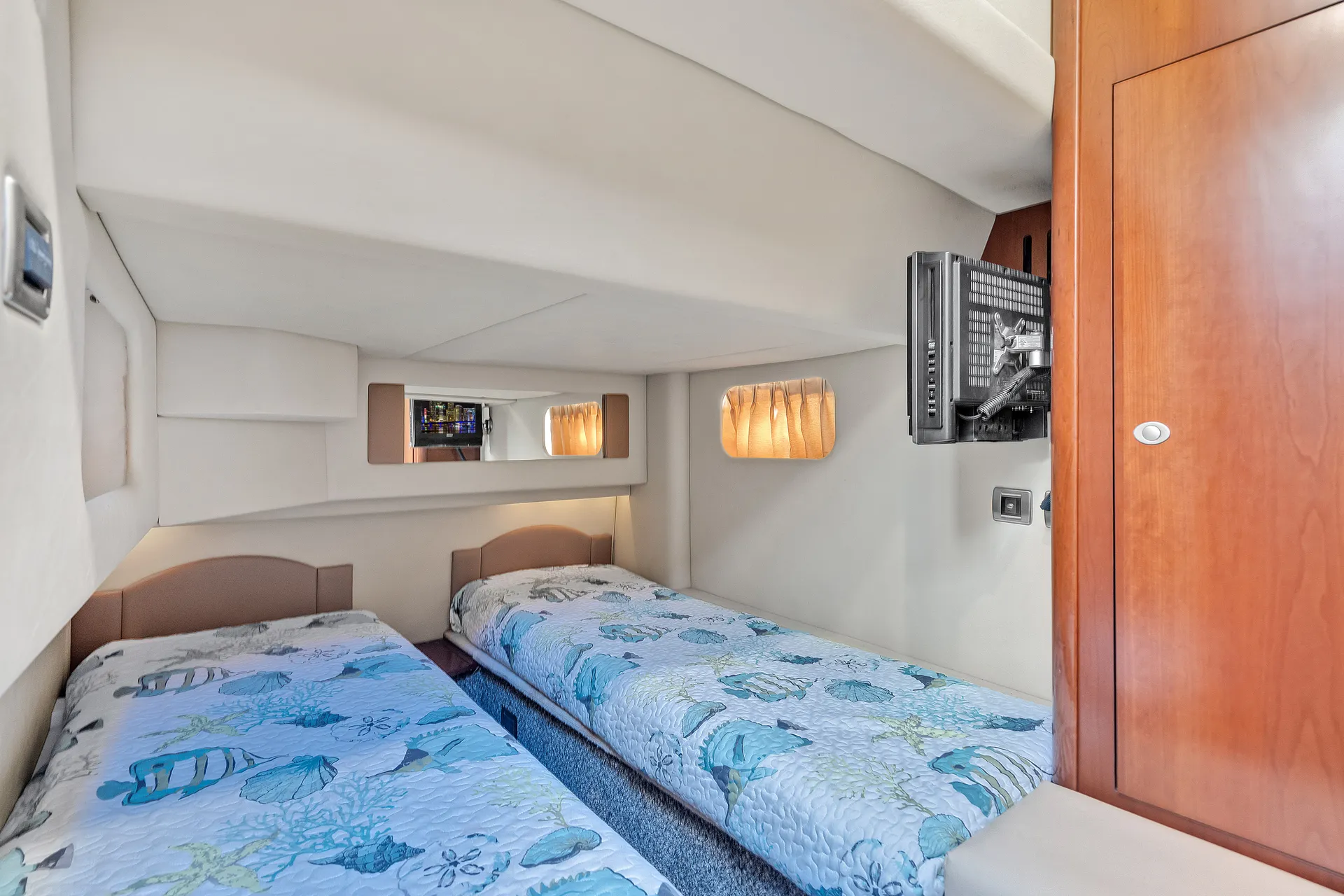 46' Flybridge Great for Birthdays • 13 Guests