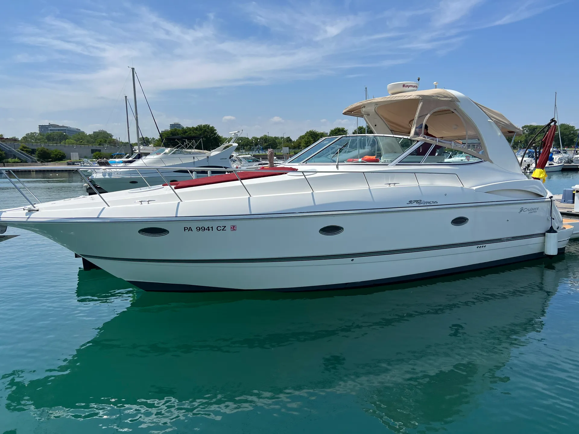 AMAZING! Luxury & Huge 40ft Cruiser Yacht…Welcome Home!