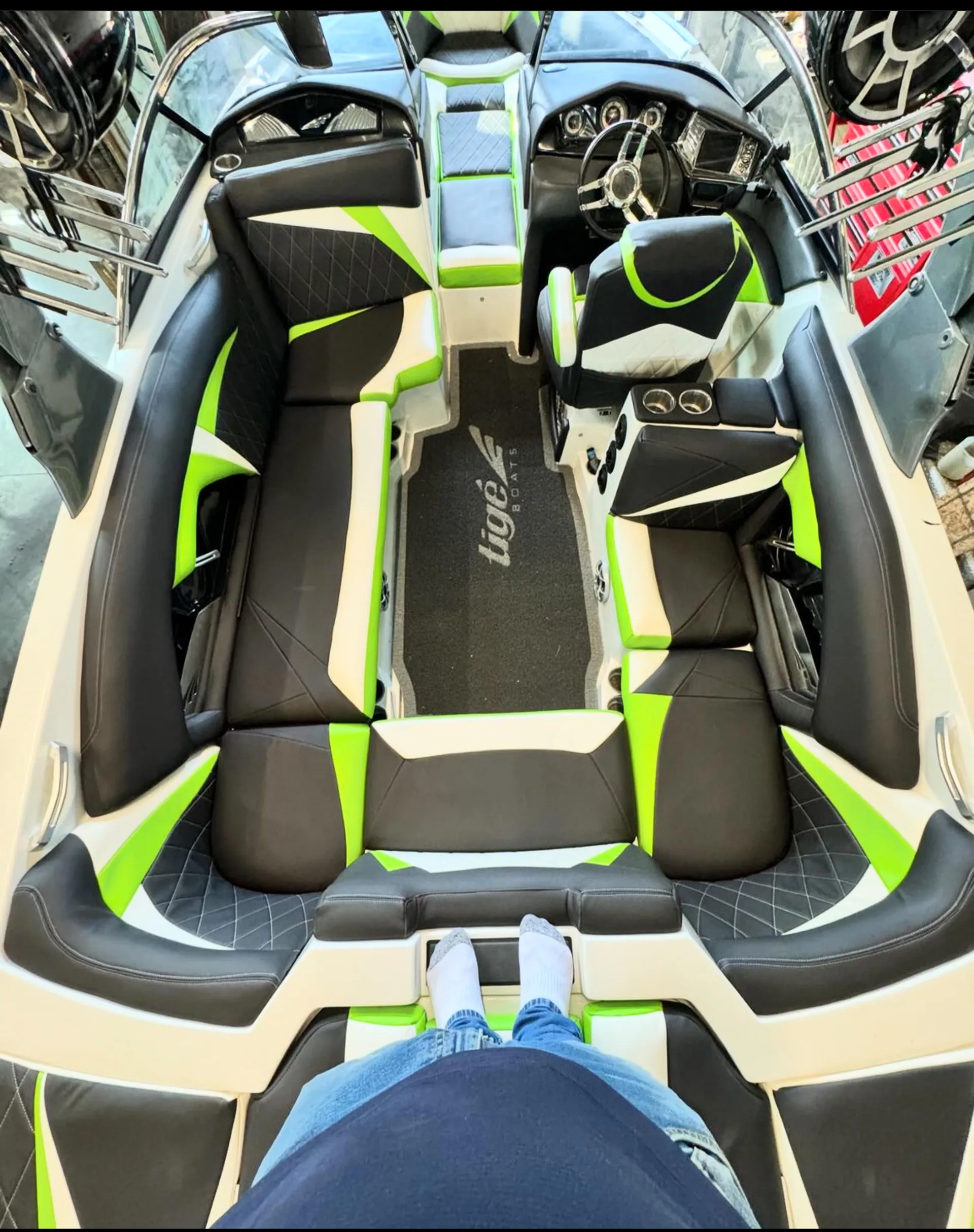 Tige Z3 wakesurf boat!