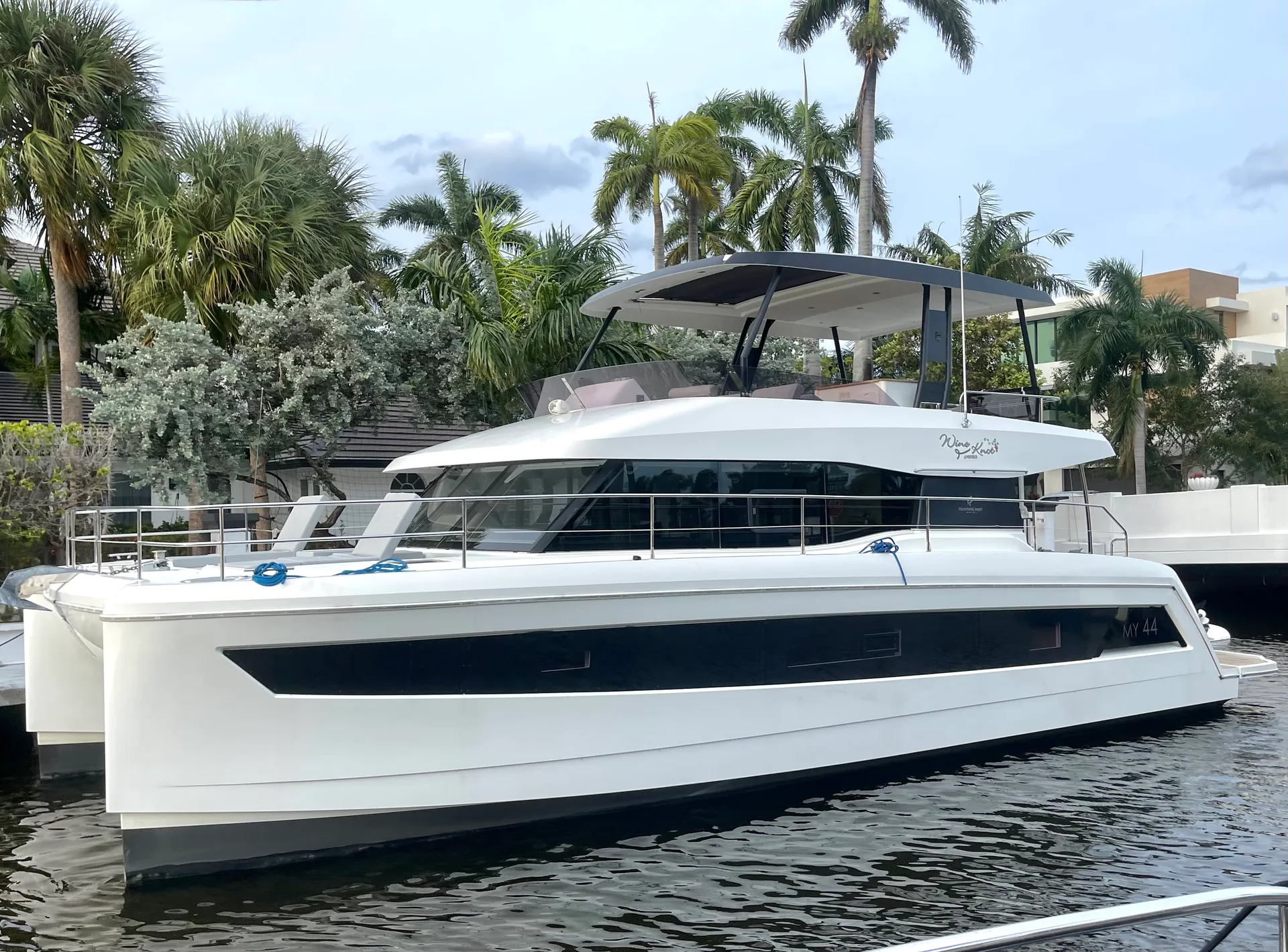 **SUMMER RATES* Luxury Power Catamaran FUEL, CAPTAIN AND STEW INCLUDED