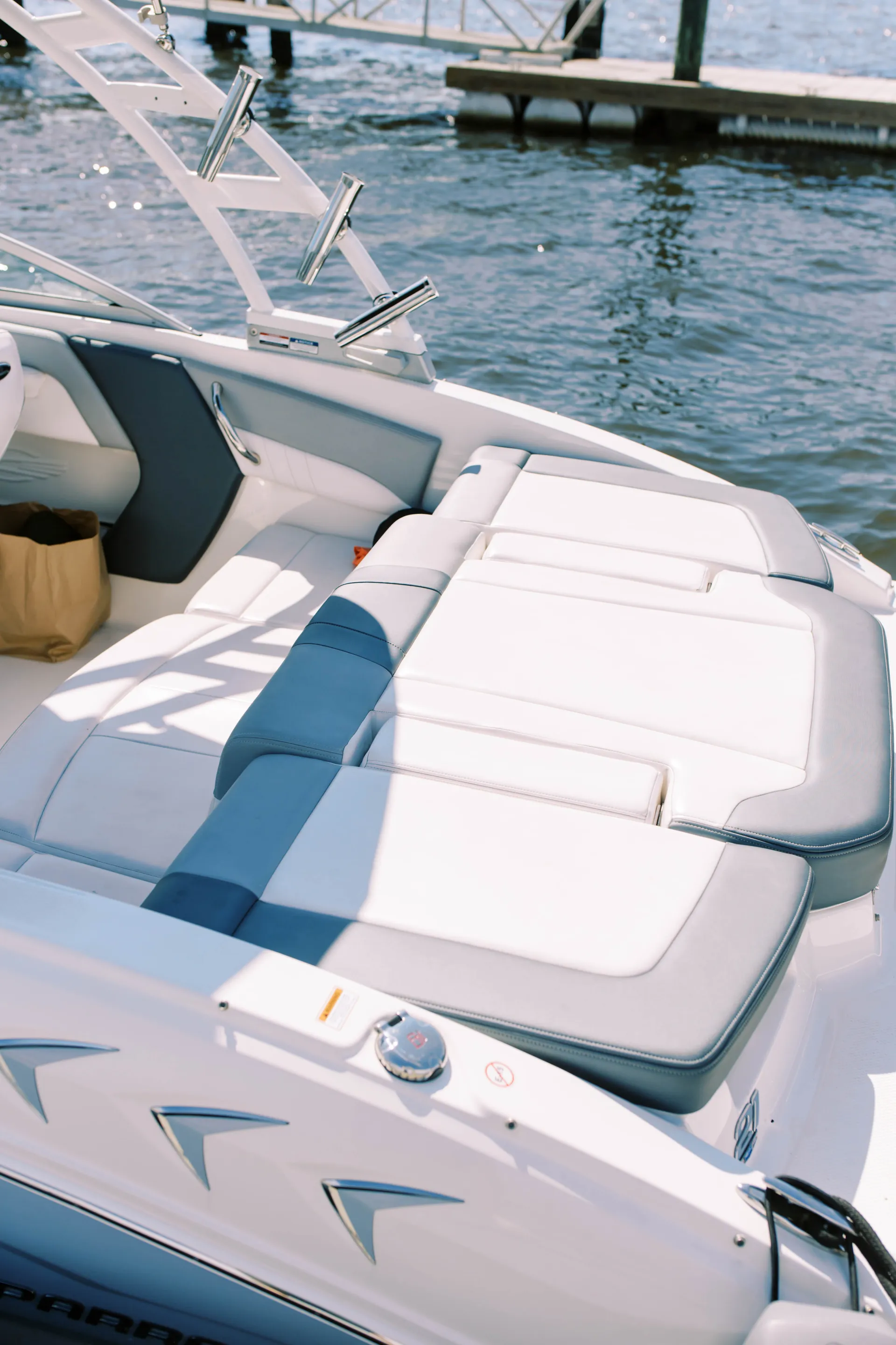 Beautiful Chaparral Boat for a perfect leisure day! 