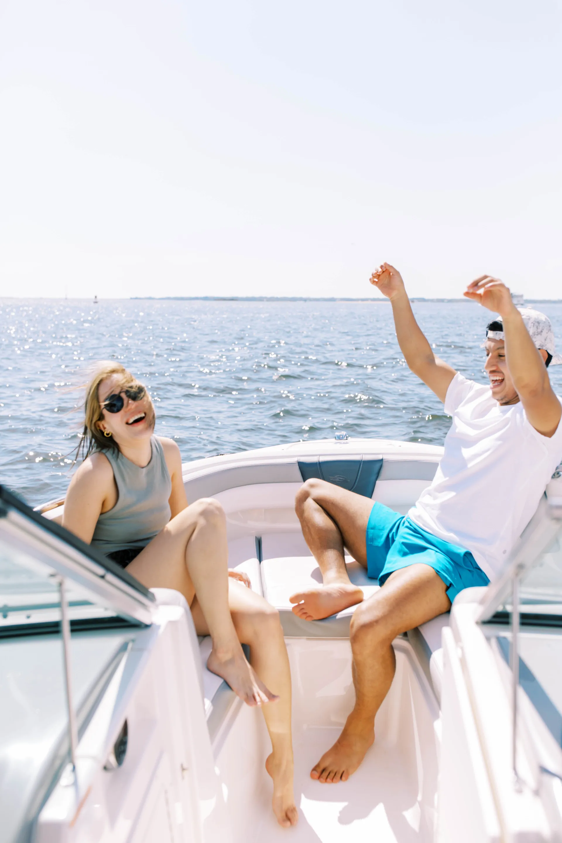 Beautiful Chaparral Boat for a perfect leisure day! 