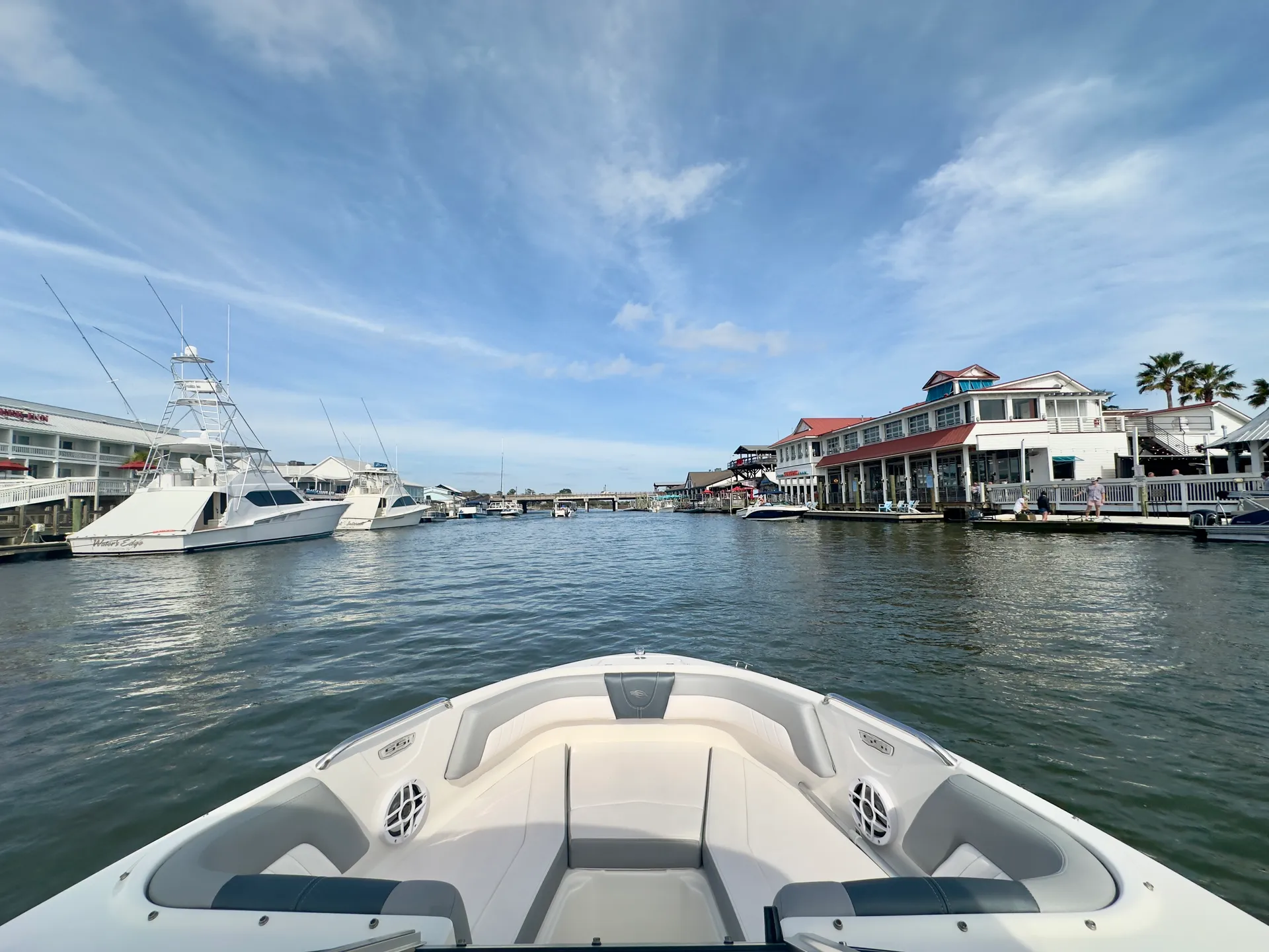 Beautiful Chaparral Boat for a perfect leisure day! 