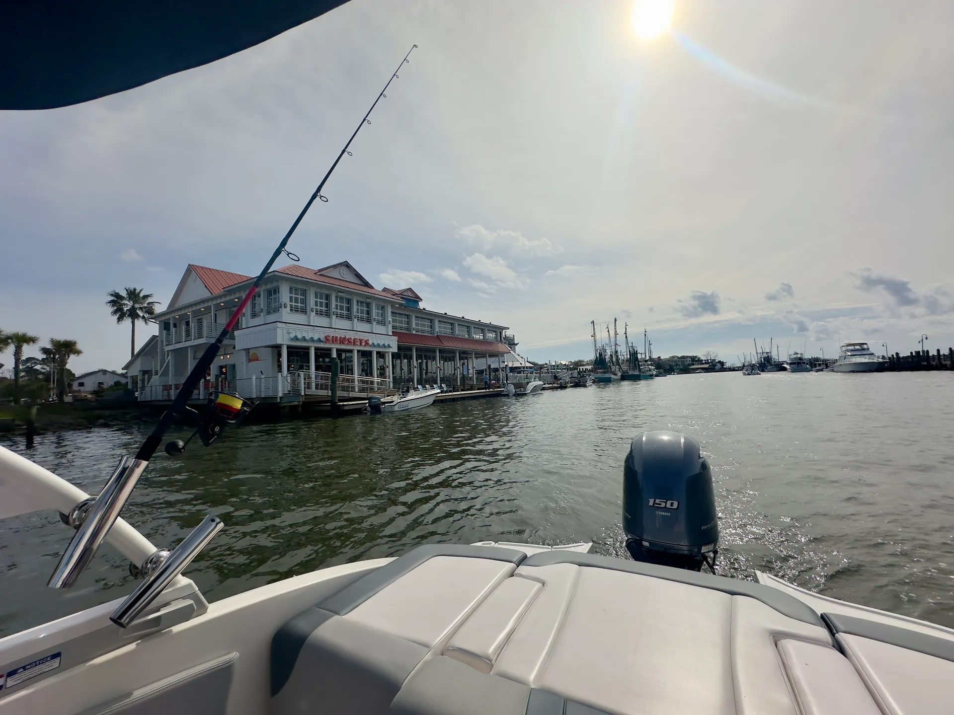 Beautiful Chaparral Boat for a perfect leisure day! 